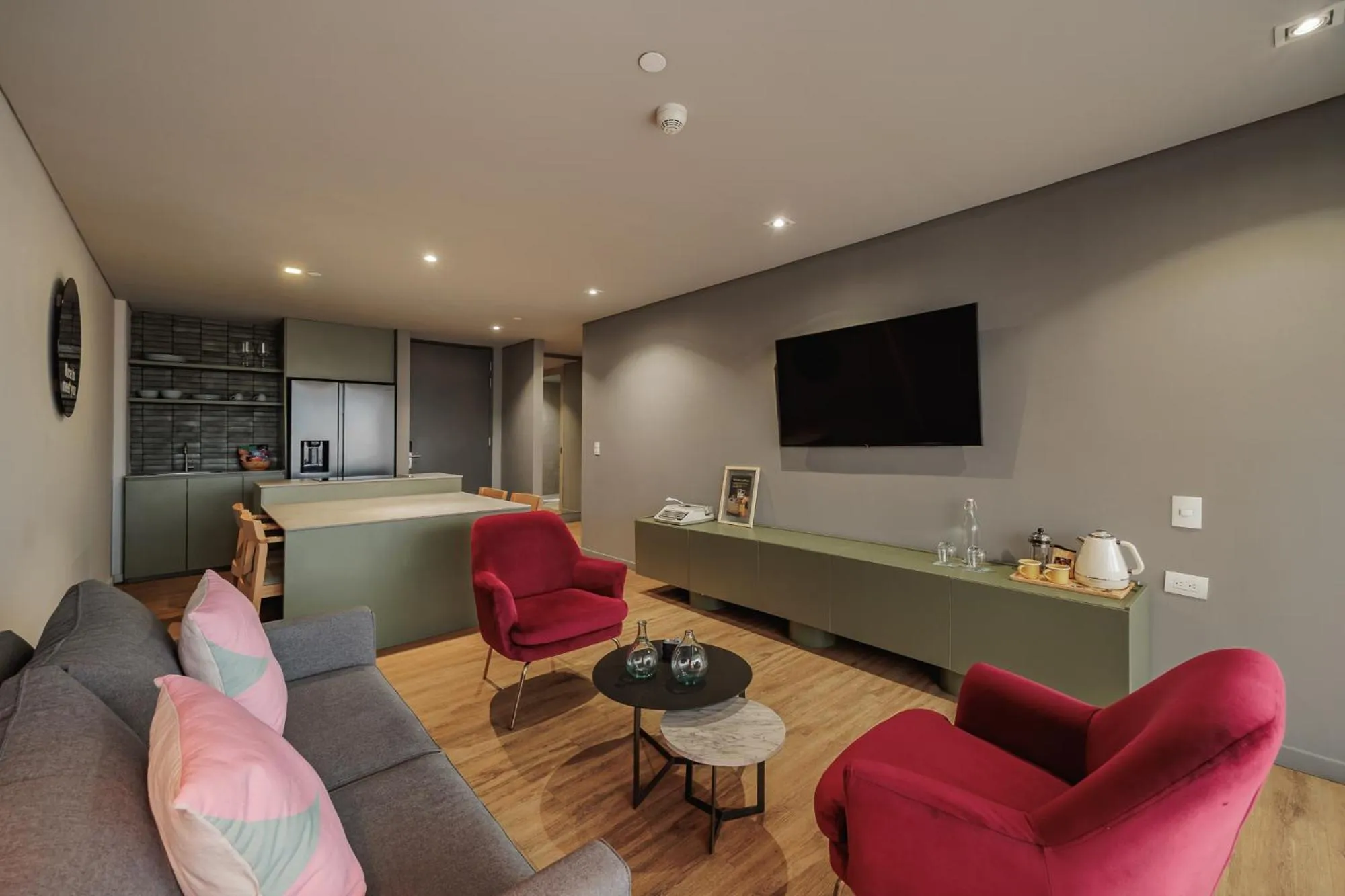 Seating area in Versus Hotel