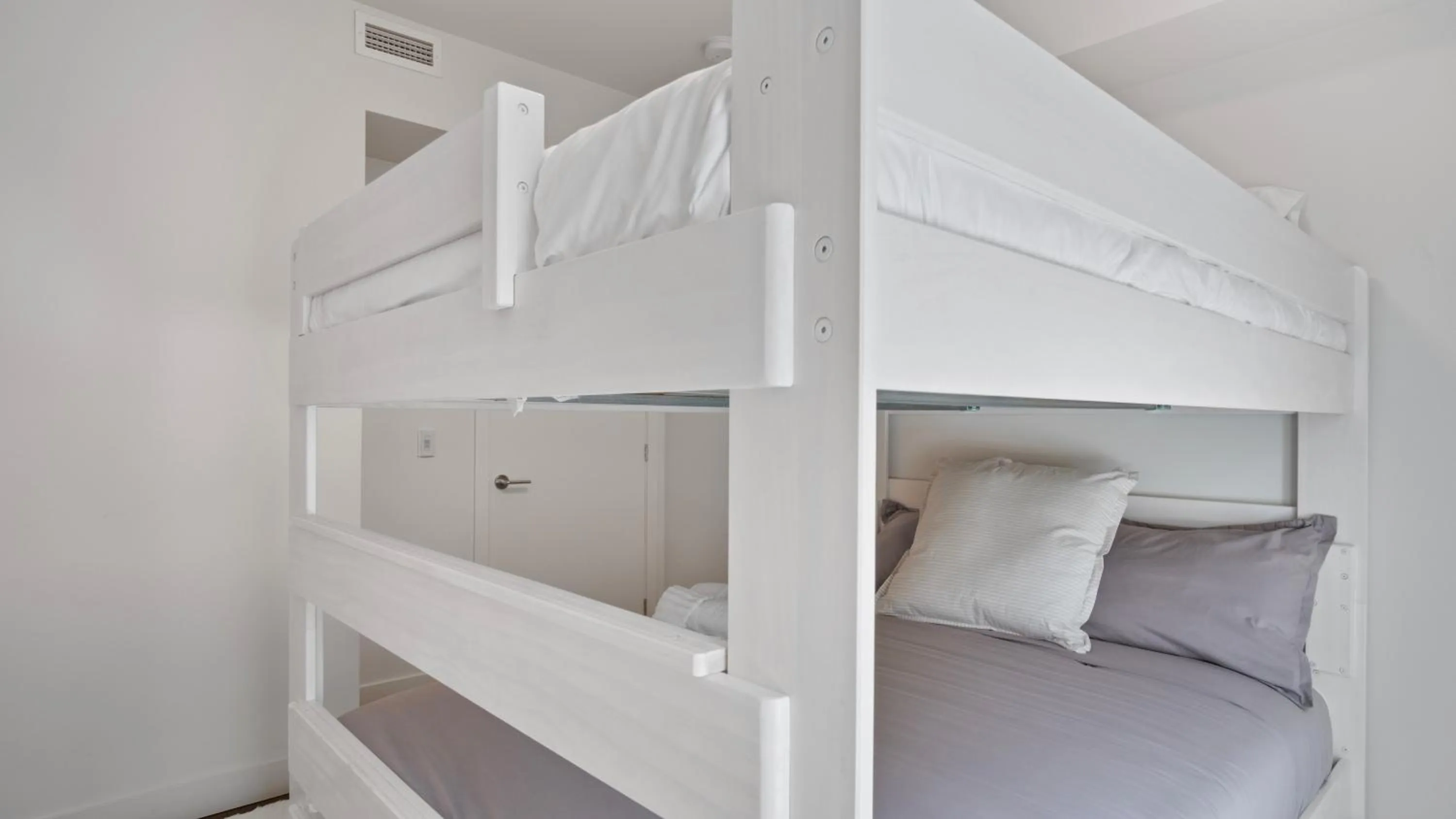 Bed in Lago by Tremblant Platinum