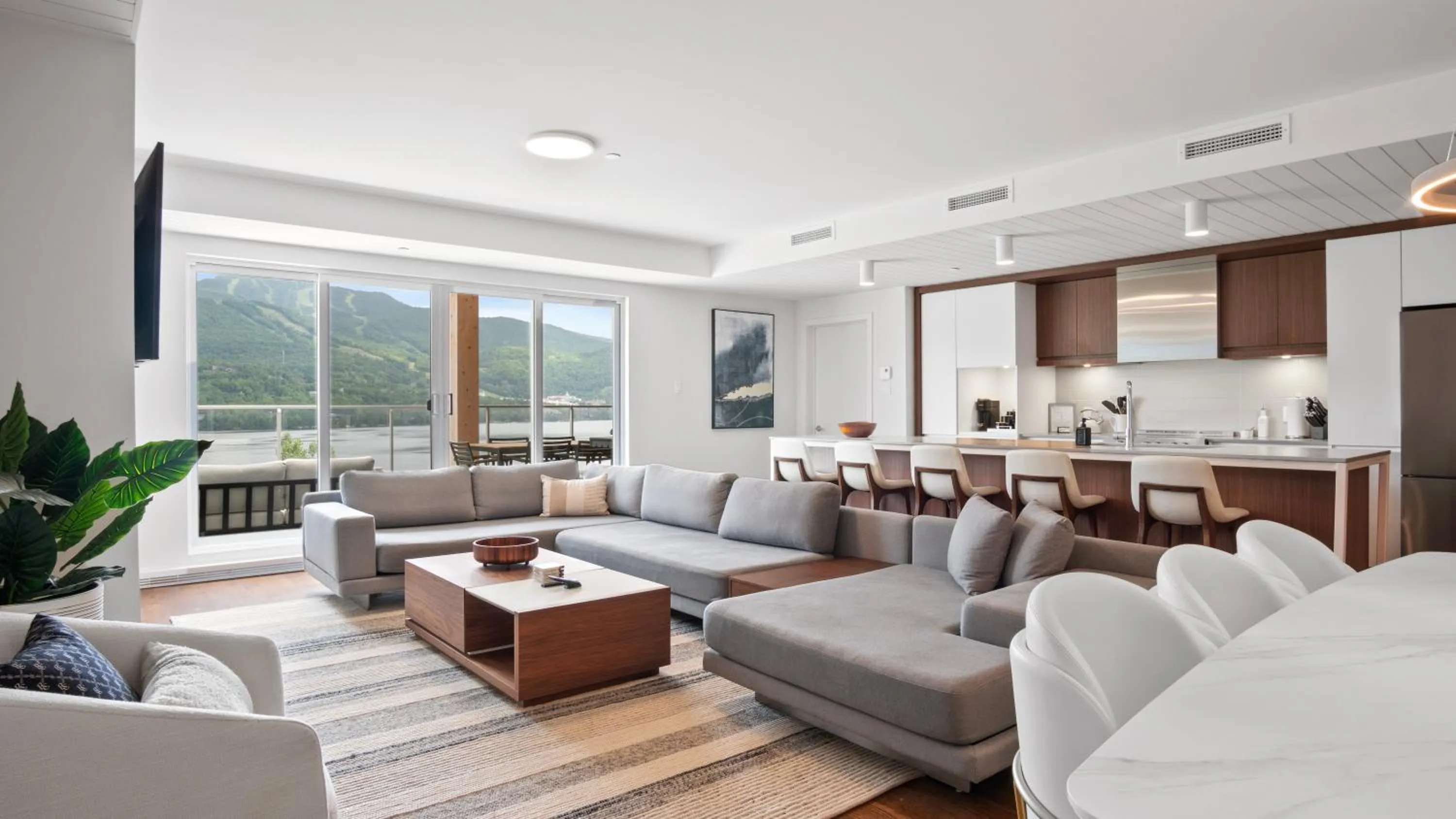 Lago by Tremblant Platinum