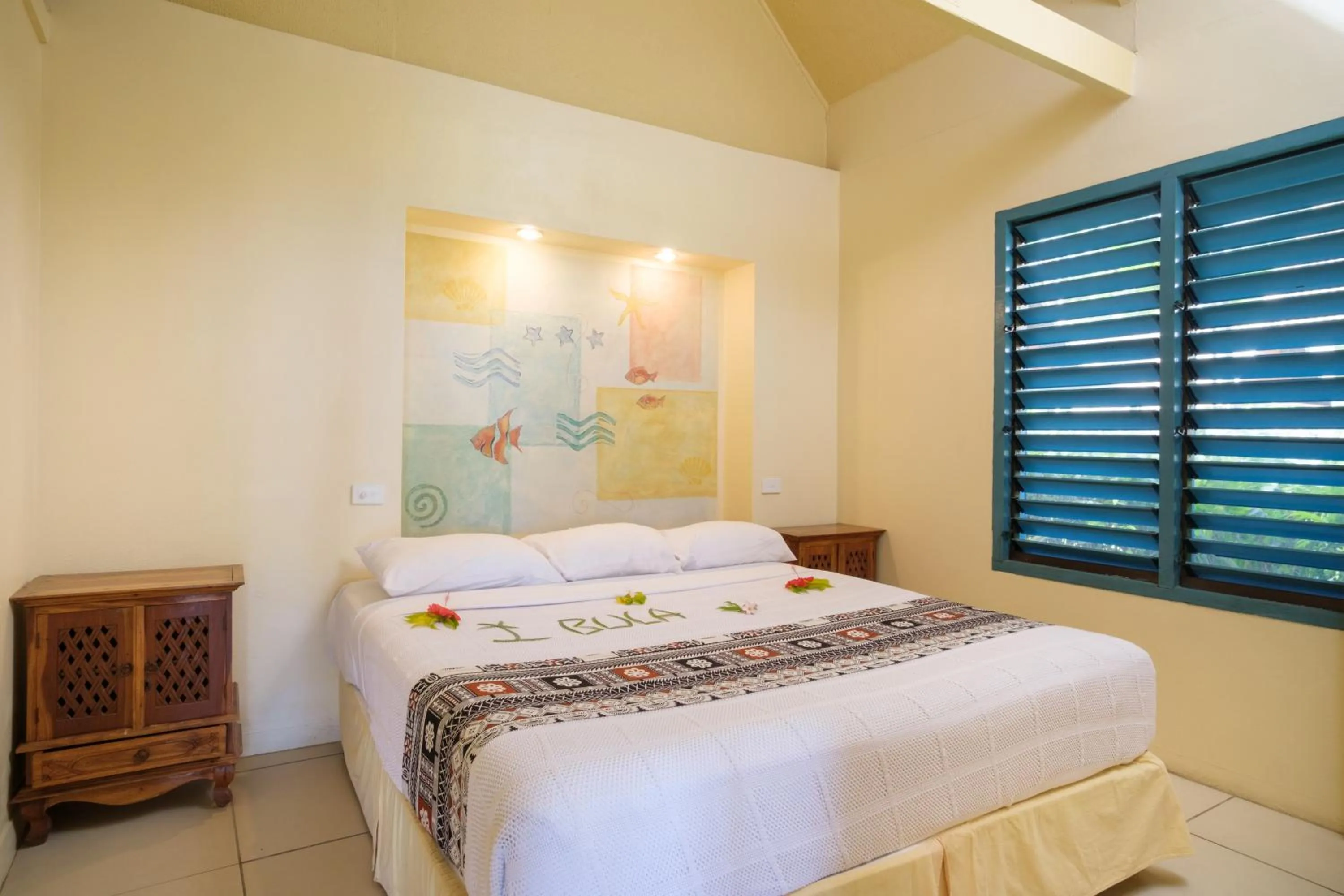 Bed in Fiji Hideaway Resort & Spa