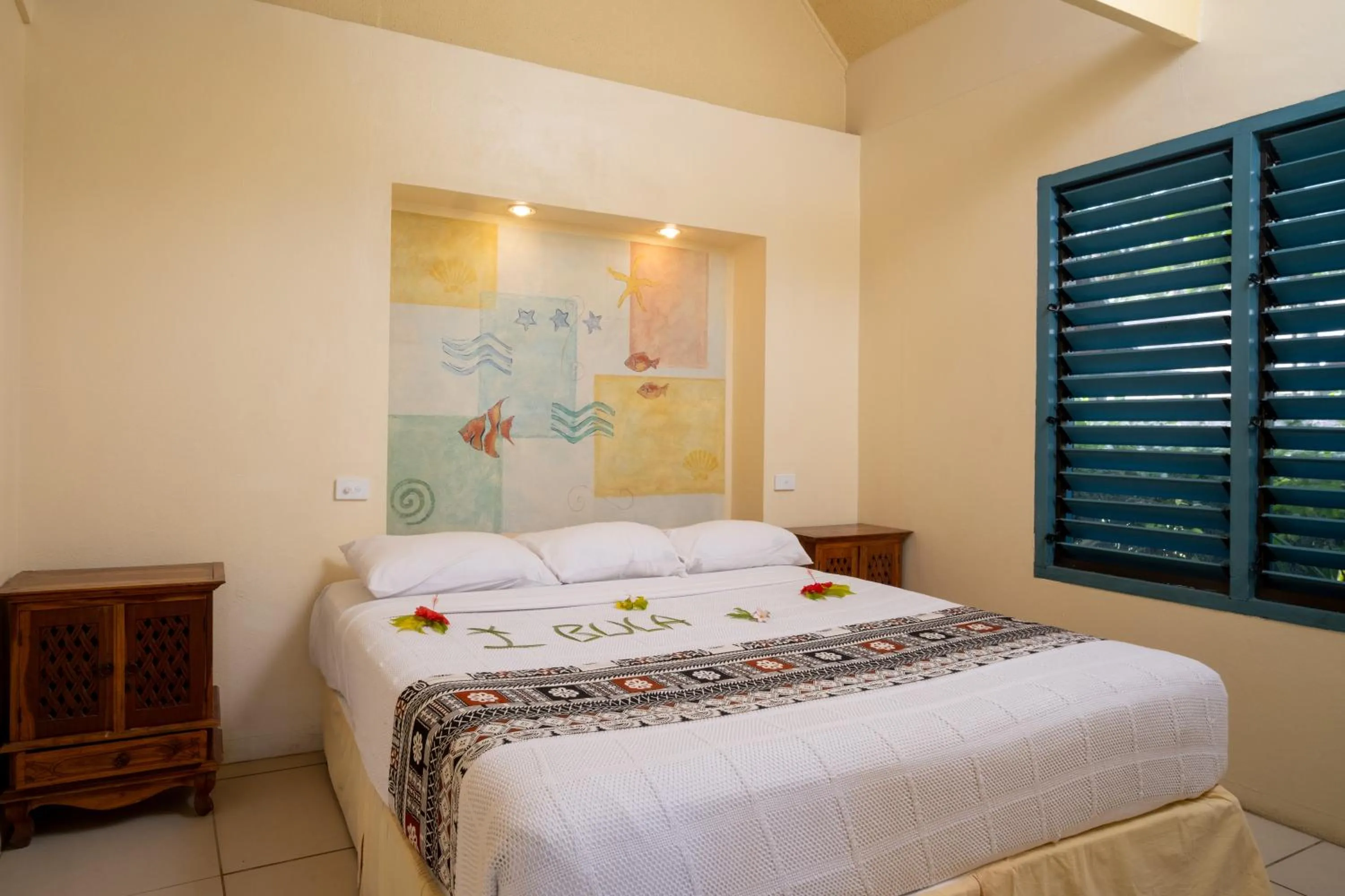 Bed in Fiji Hideaway Resort & Spa