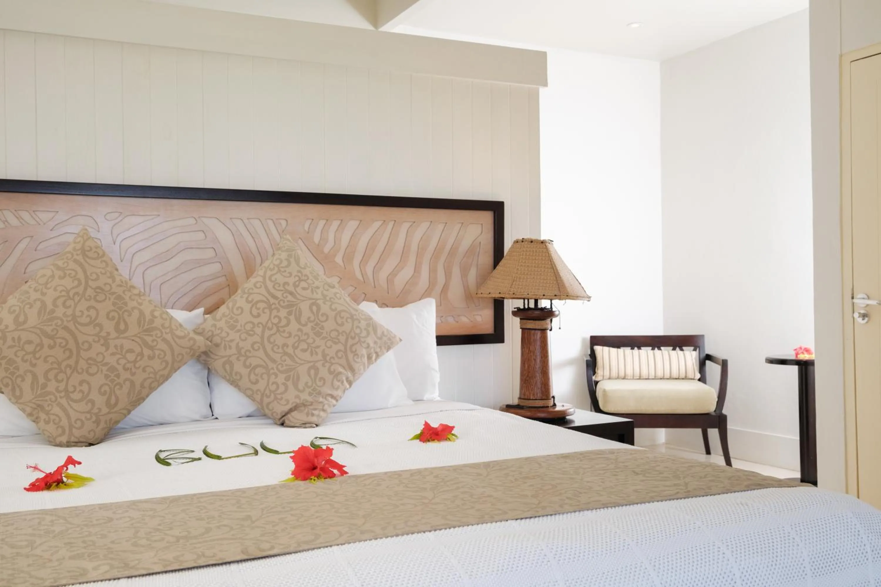 Bed in Fiji Hideaway Resort & Spa