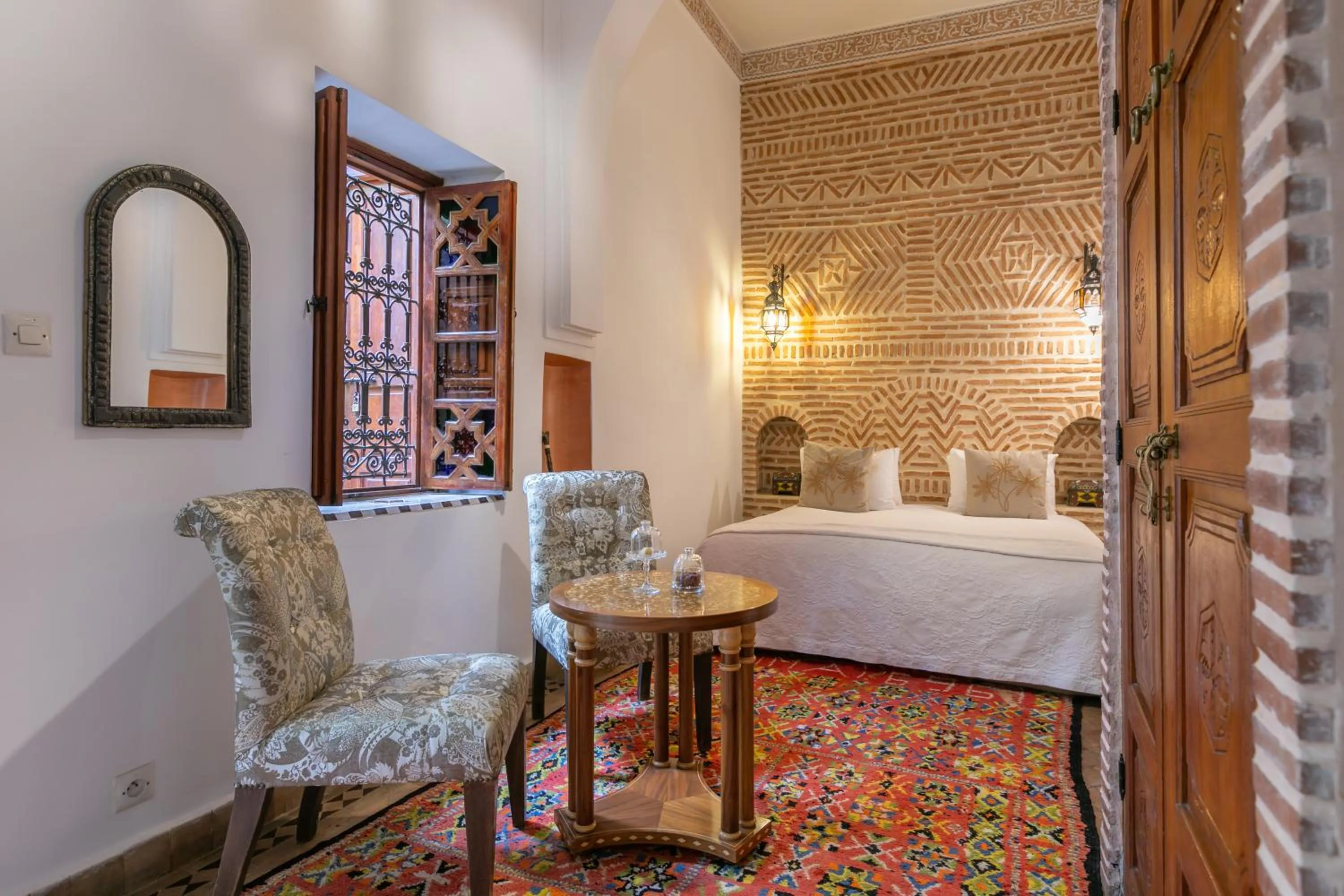 Photo of the whole room, Bed in Riad Les Trois Palmiers El Bacha