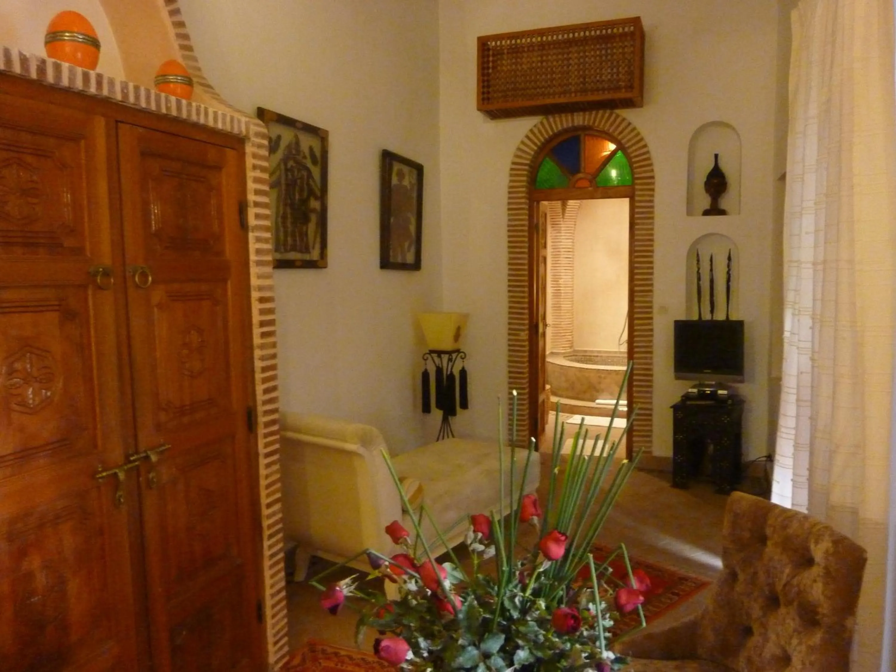Seating area in Riad Les Trois Palmiers El Bacha