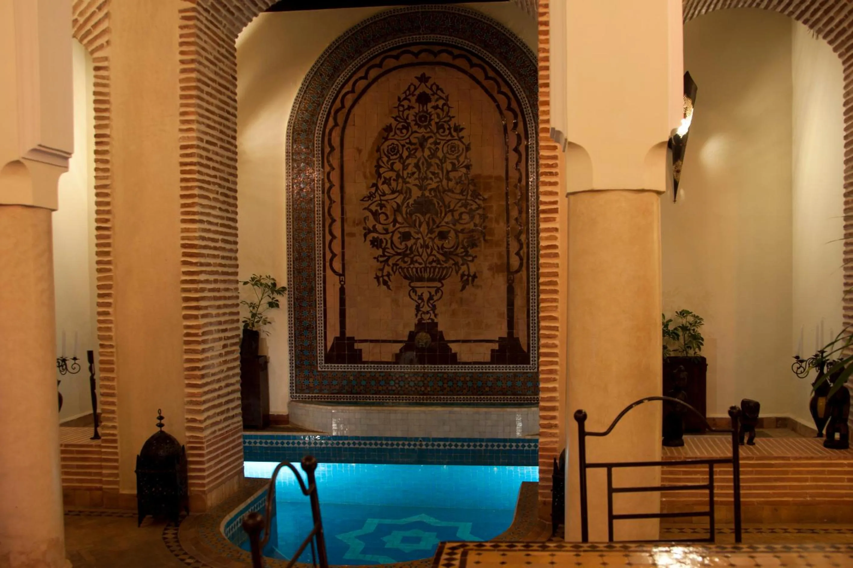 Swimming pool in Riad Les Trois Palmiers El Bacha