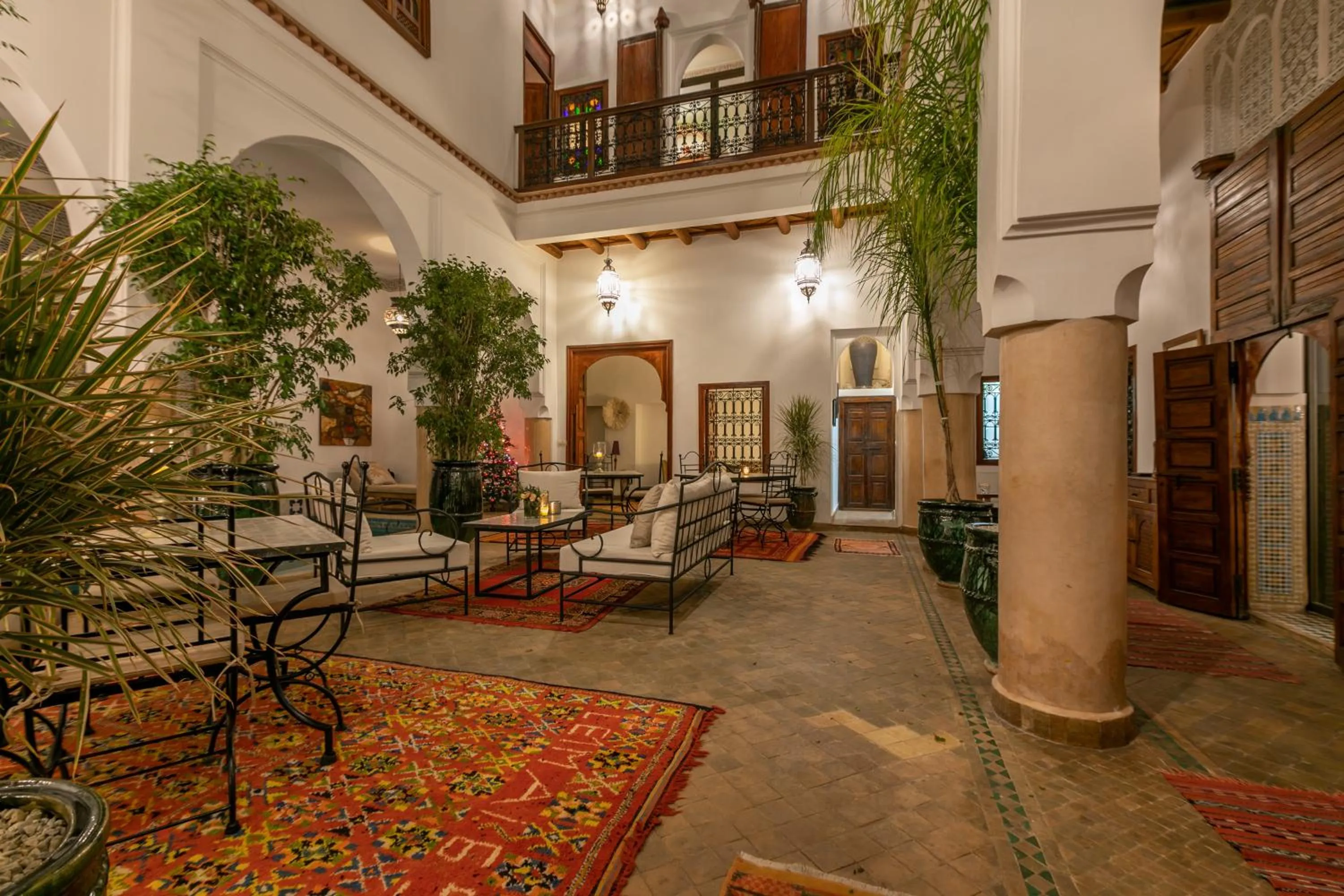 Patio in Riad Les Trois Palmiers El Bacha