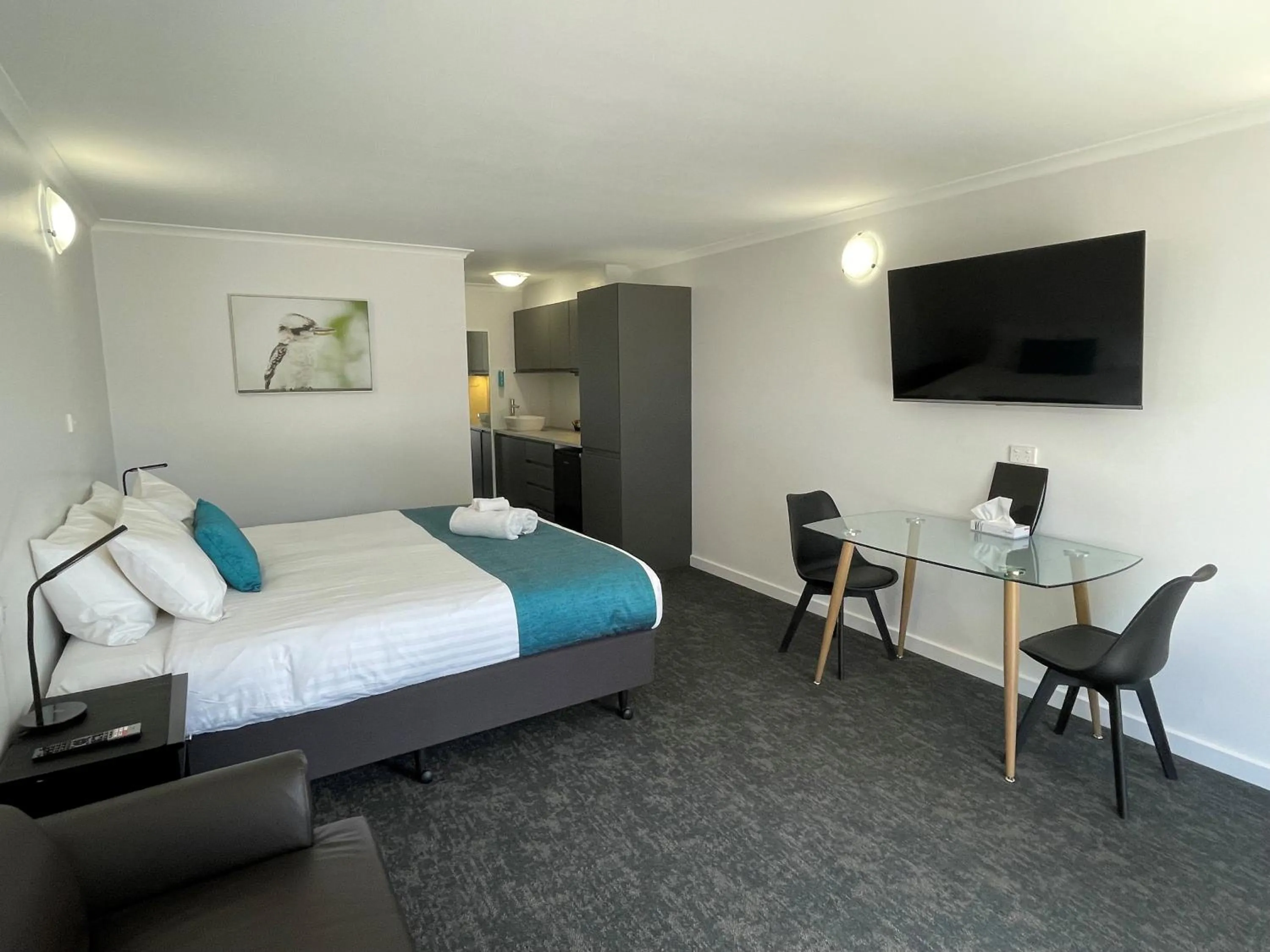 Bed in Barham Bridge Motor Inn