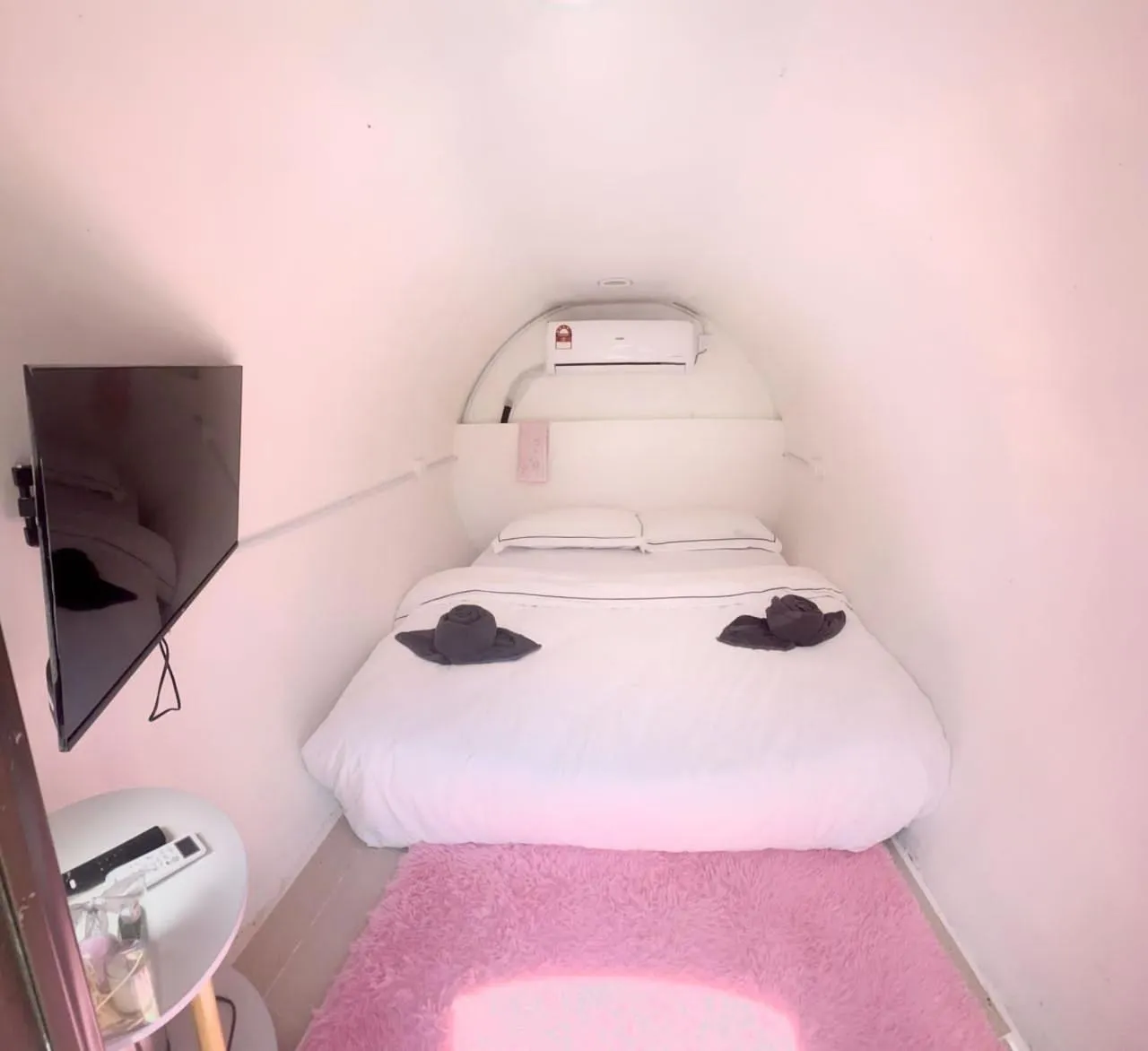 Bedroom, Bed in Qowiy Village Langat