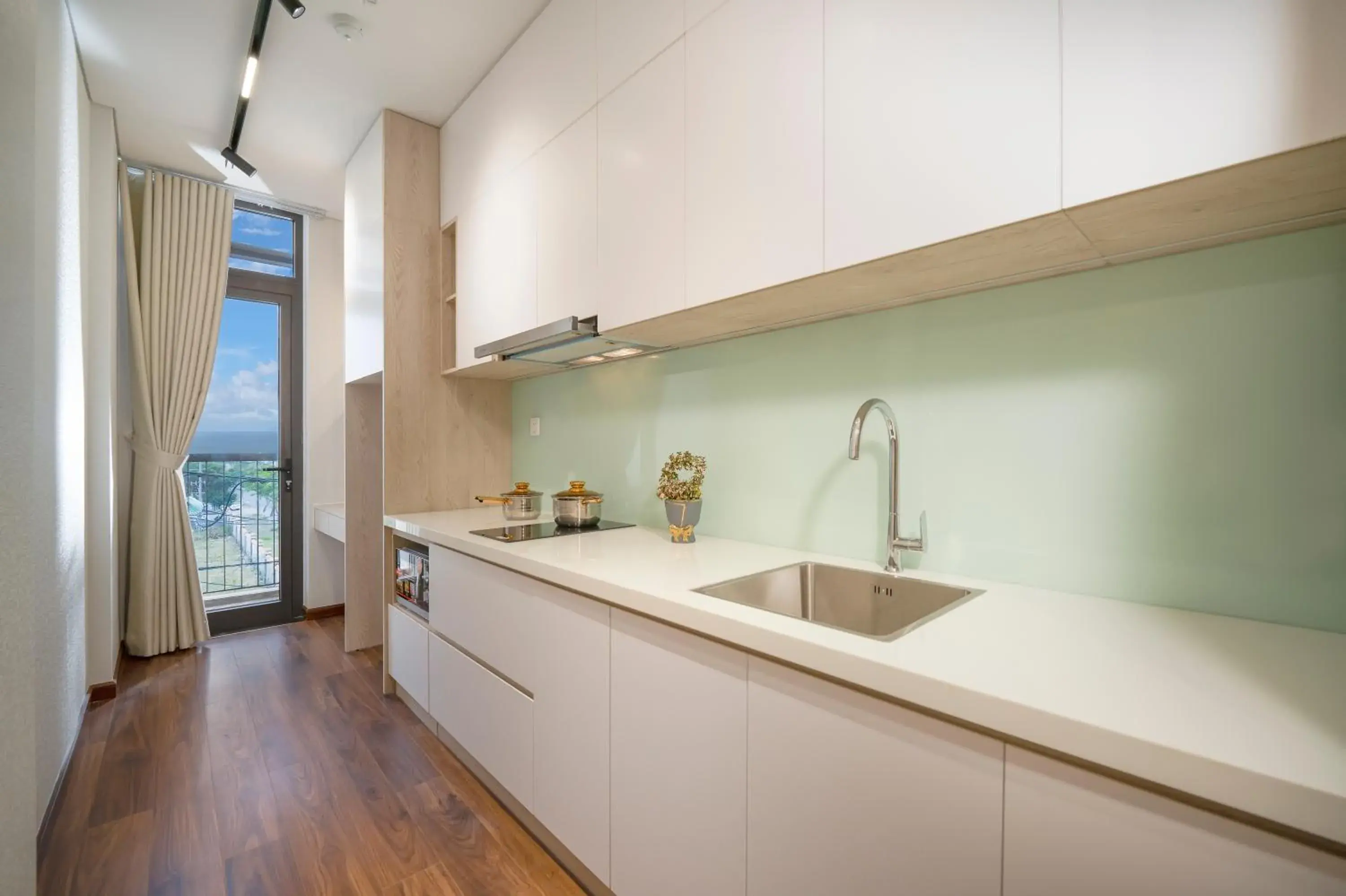 Balcony/Terrace in Tashi Ocean Garden & Apartment Da Nang - My Khe Beach Balcony/Terrace in Tashi Ocean Garden & Apartment Da Nang - My Khe Beach