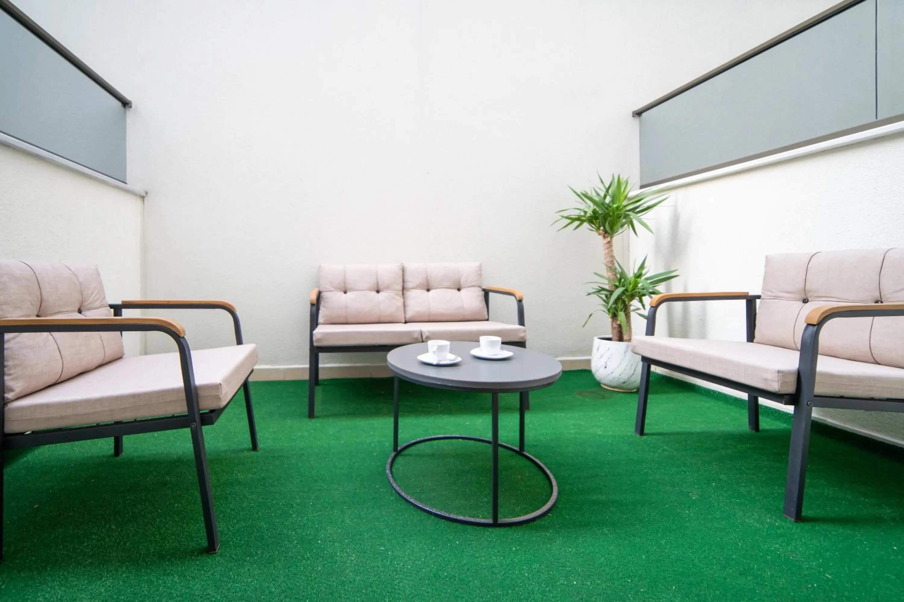 Garden in Garden Room Suit Hotel