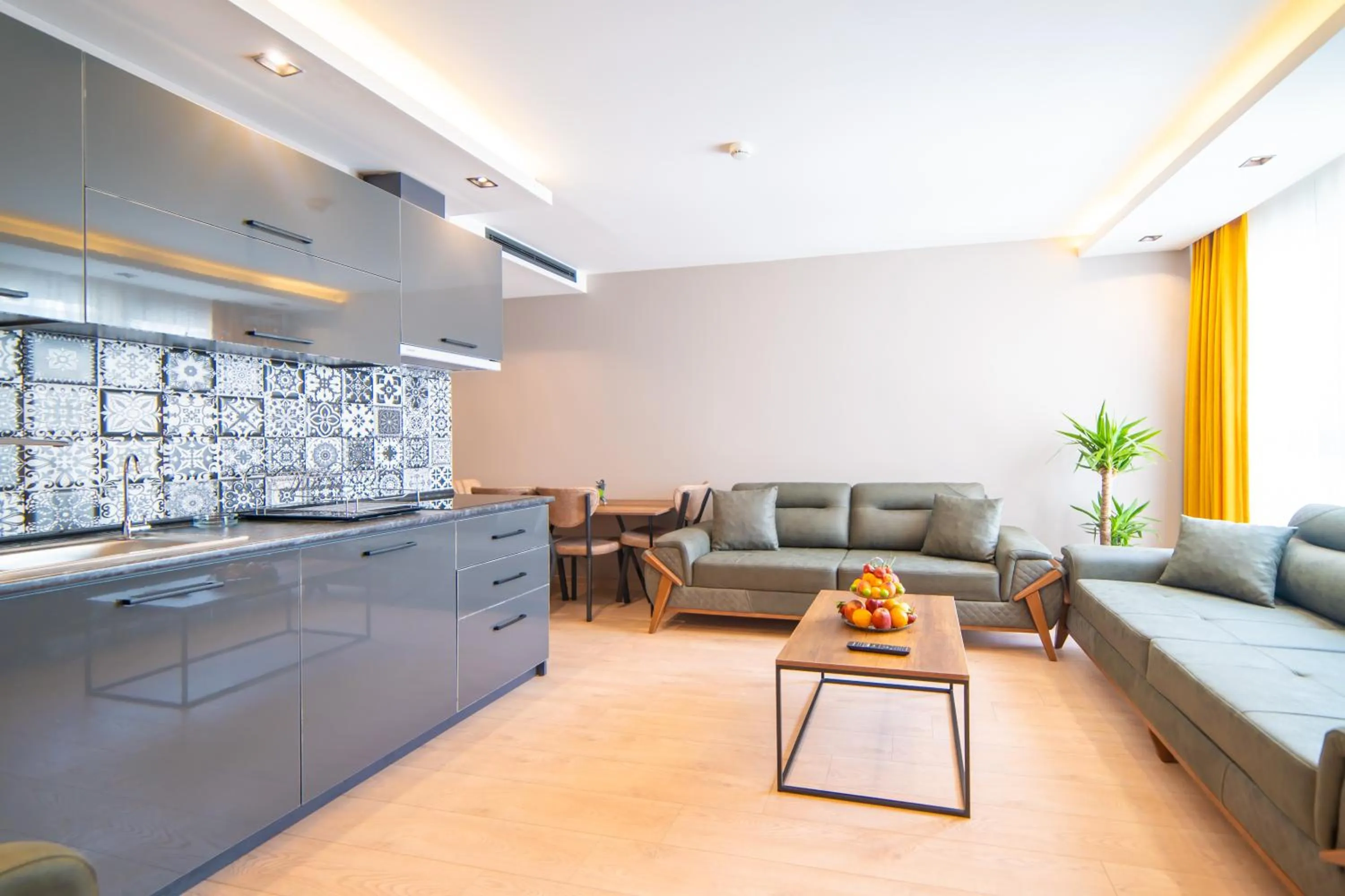 Kitchen or kitchenette in Garden Room Suit Hotel