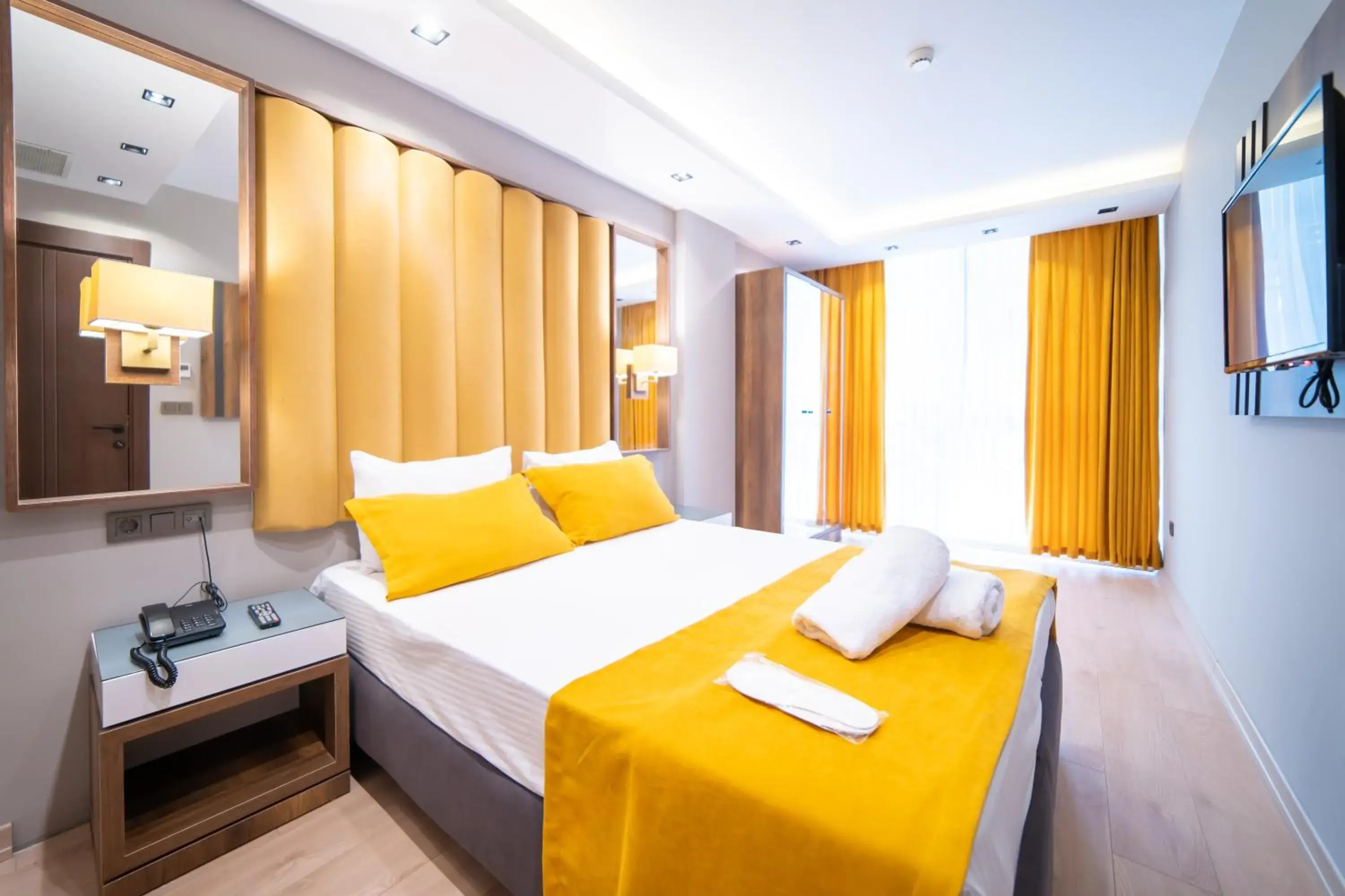 Deluxe King Suite in Garden Room Suit Hotel Deluxe King Suite in Garden Room Suit Hotel