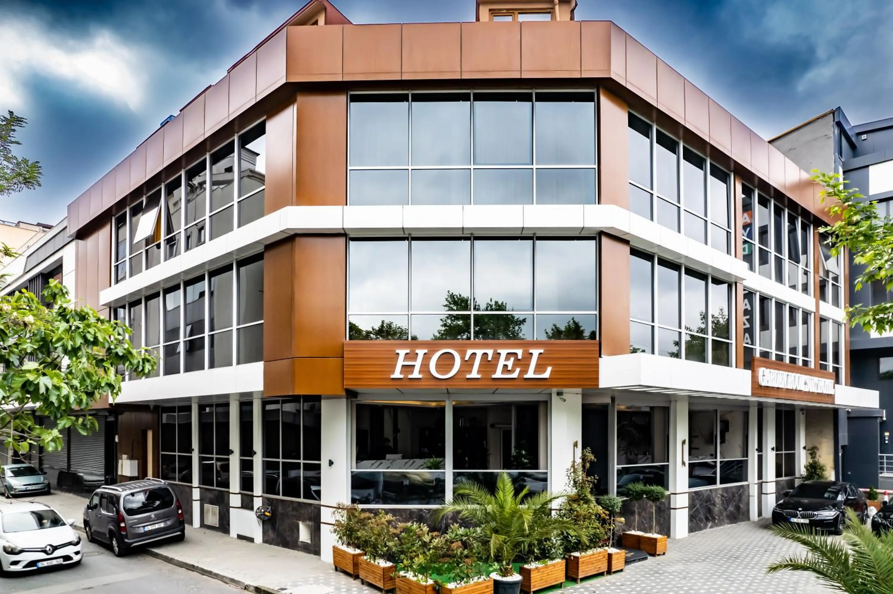 Property building in Garden Room Suit Hotel