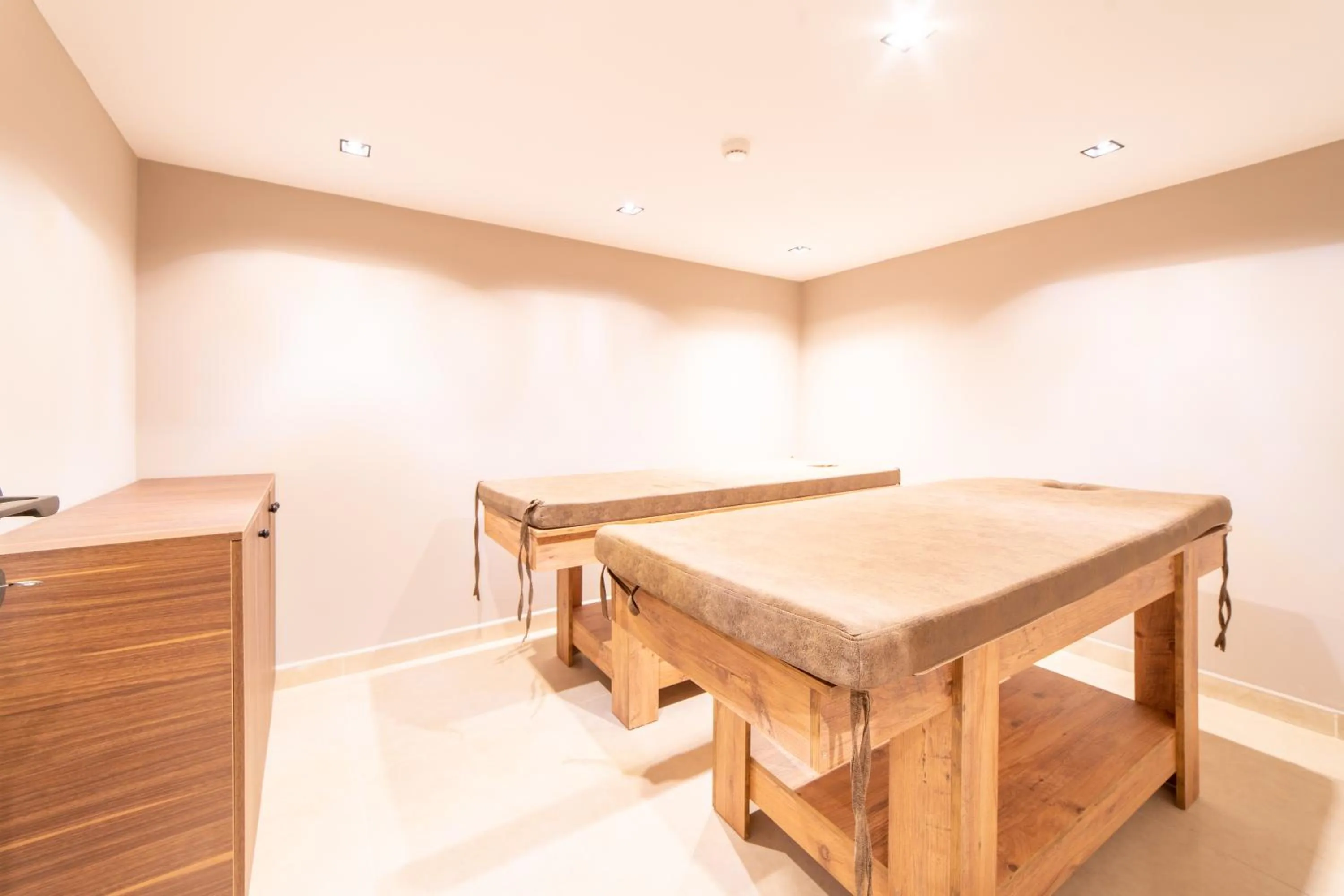 Spa and wellness centre/facilities in Garden Room Suit Hotel