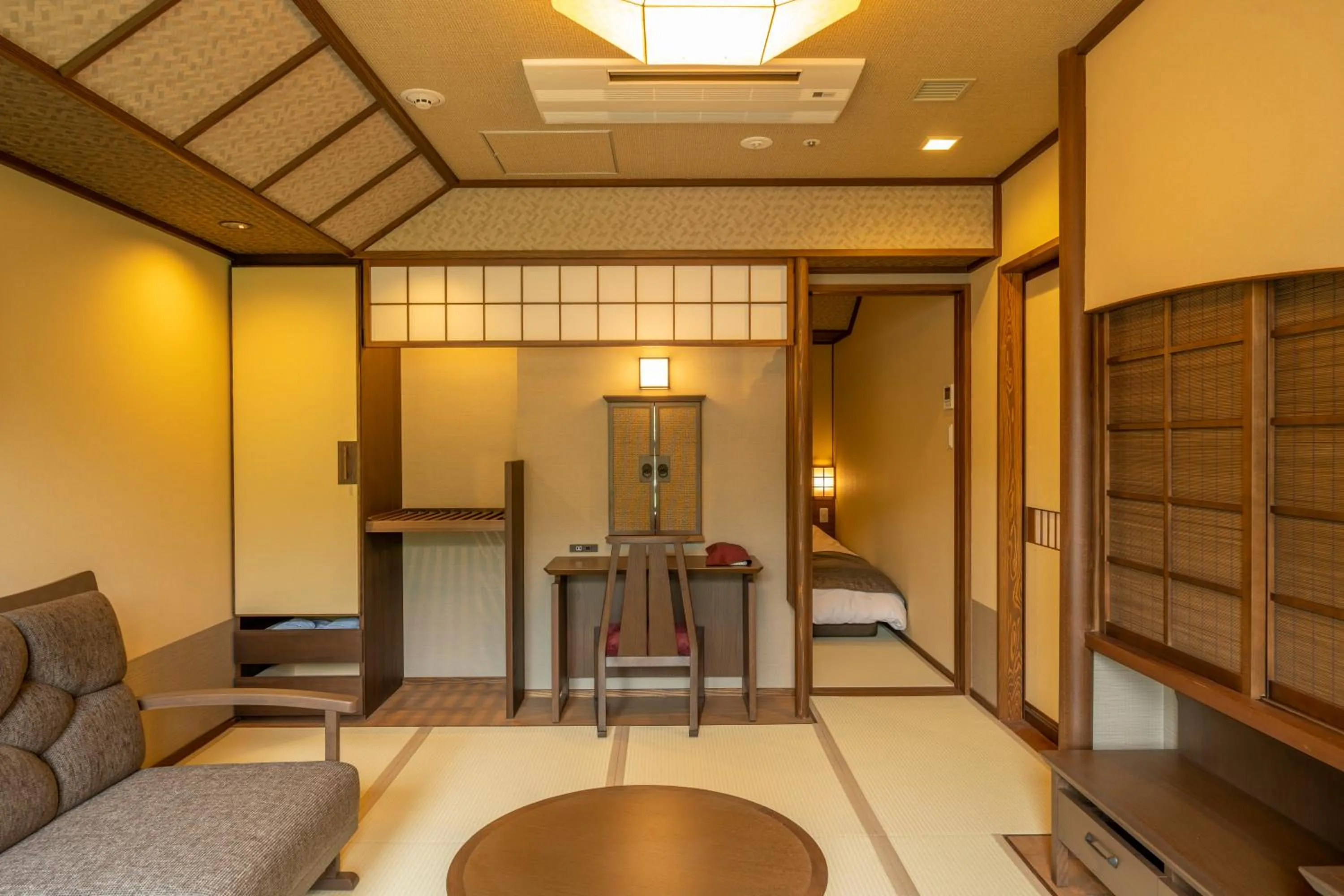 Living room in Jozankei Onsen Yurakusoan