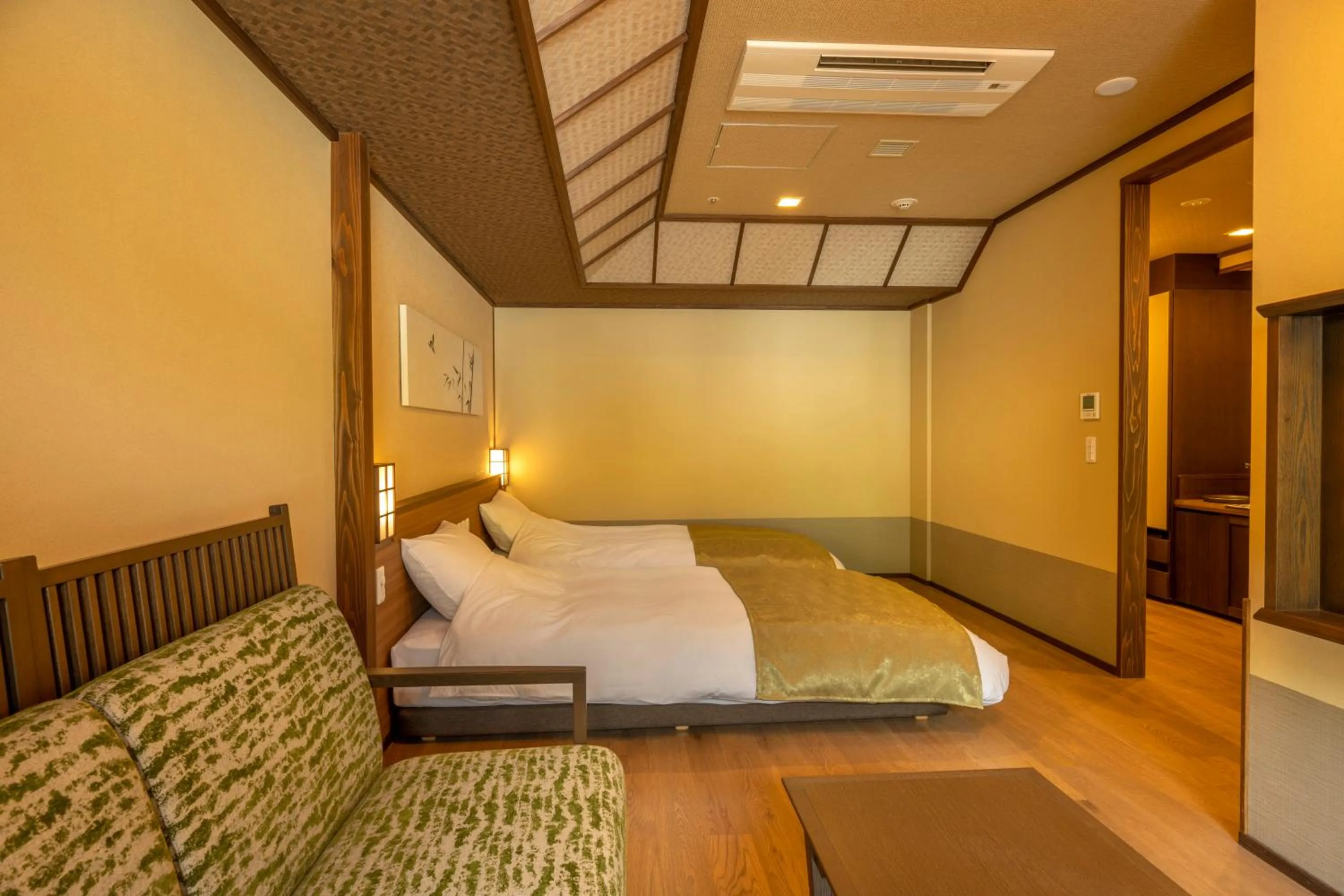 Bedroom, Bed in Jozankei Onsen Yurakusoan