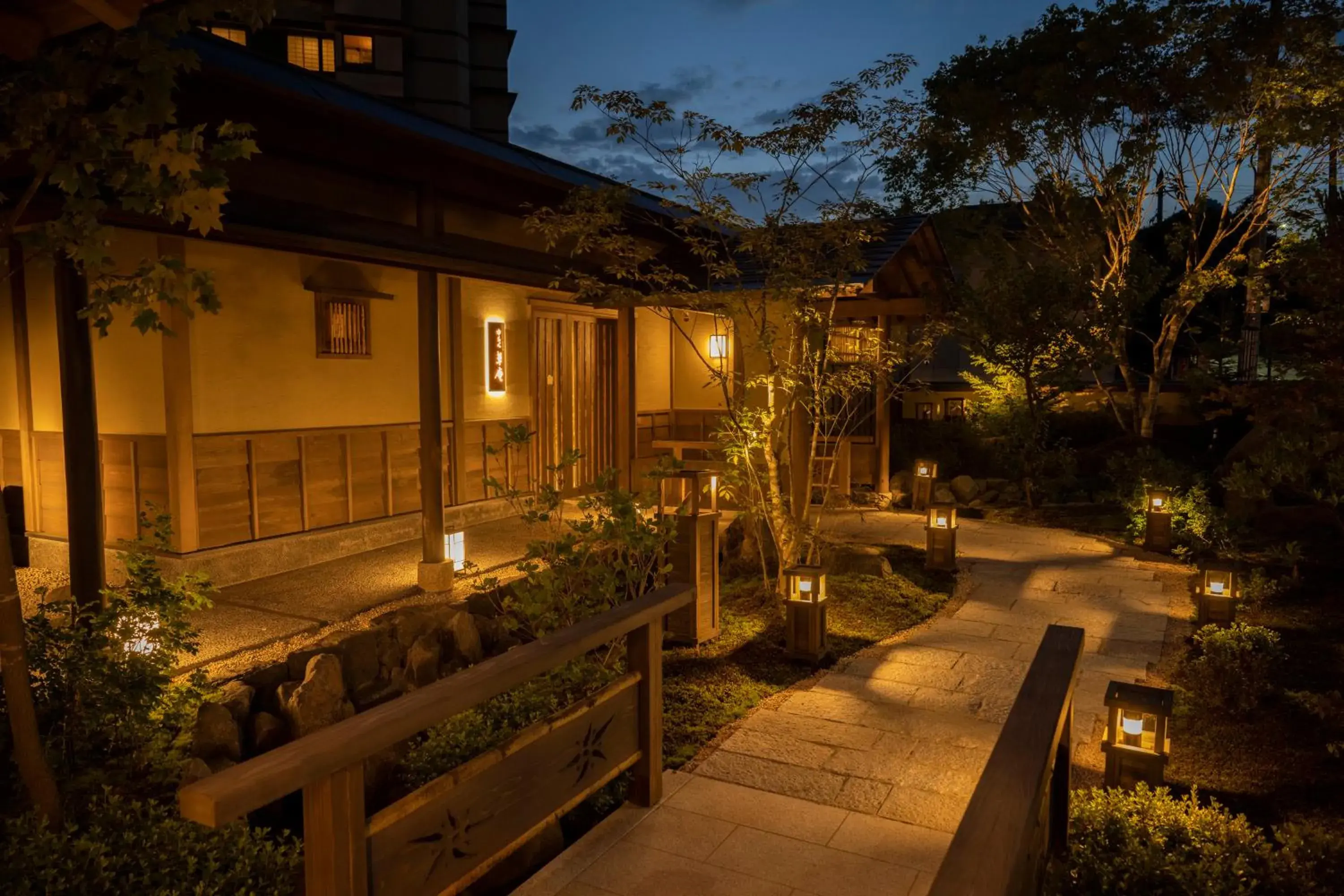 Property building in Jozankei Onsen Yurakusoan Property building in Jozankei Onsen Yurakusoan