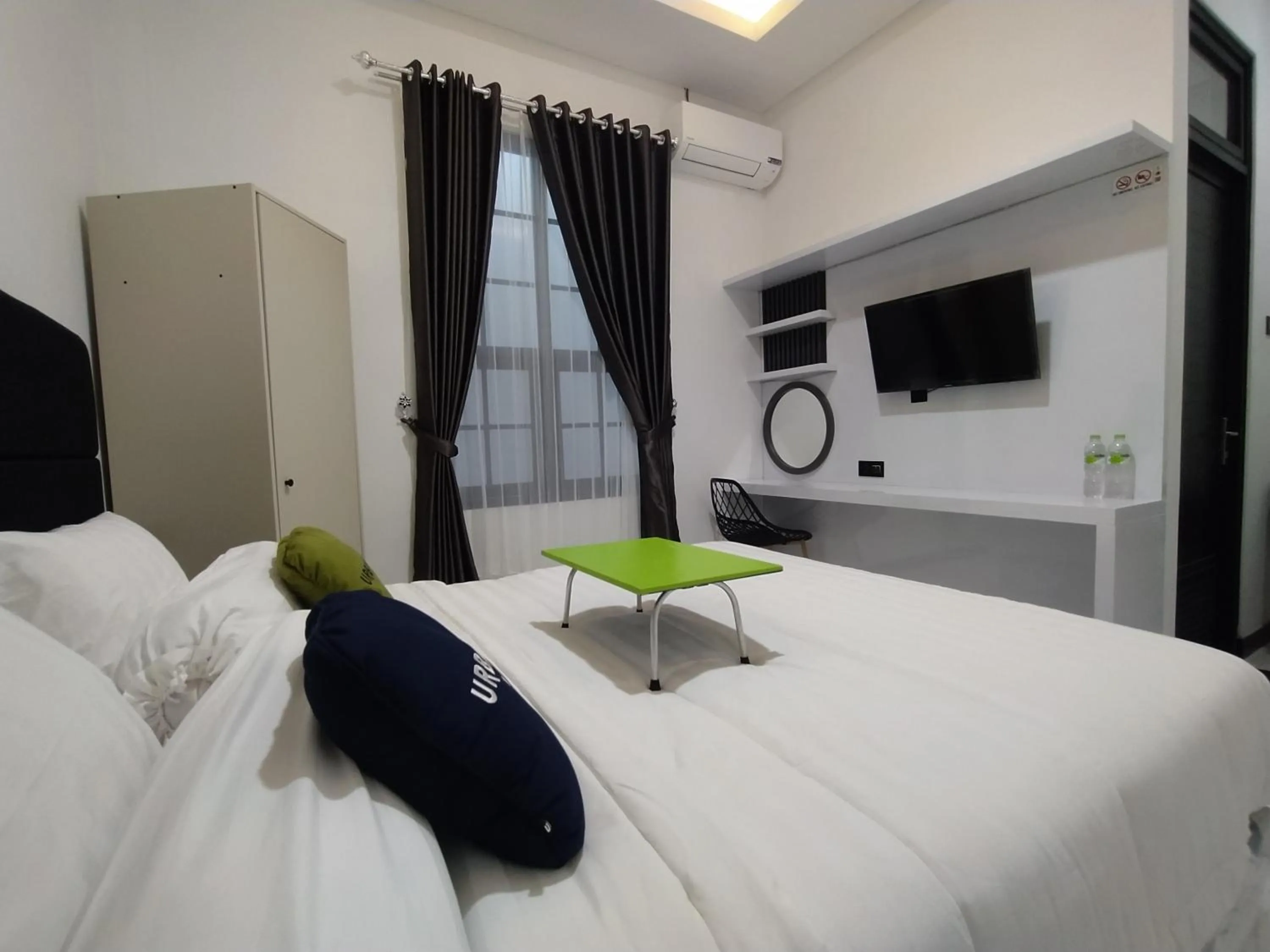 Bedroom, Bed in Urbanview Badran Residence Syariah Manahan