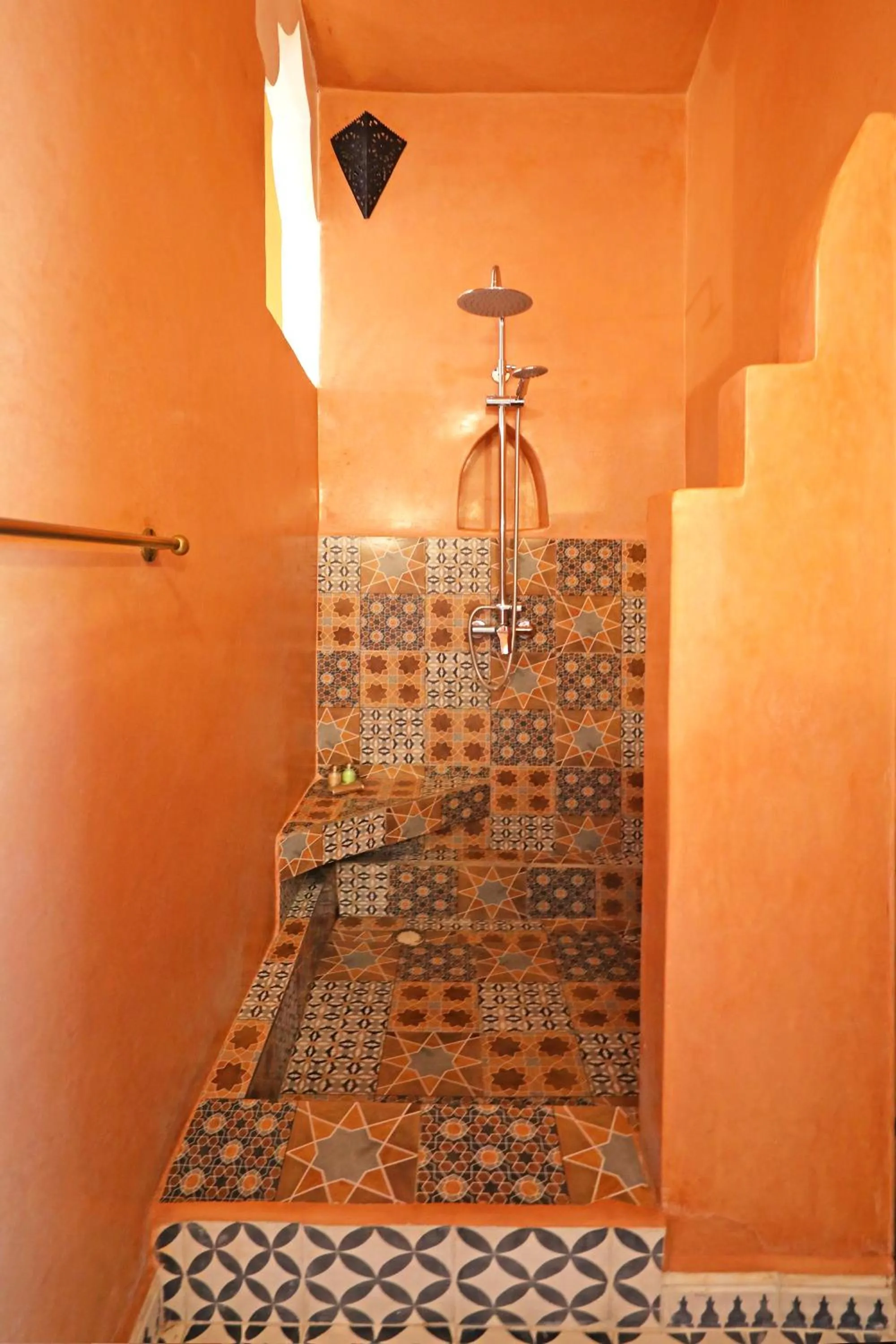 Shower in Ryad Watier & SPA