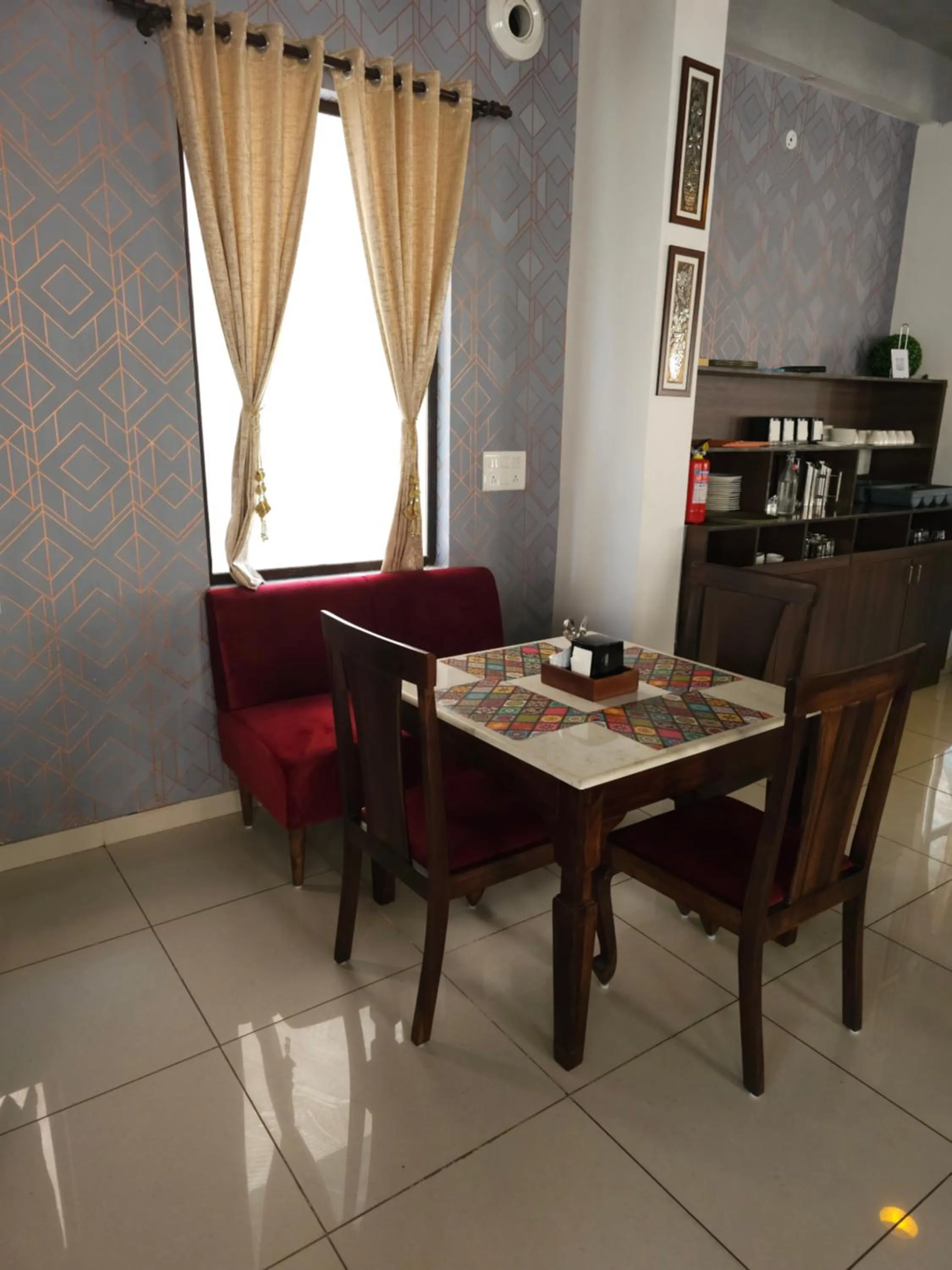 Kitchen or kitchenette in Pink Vista Hotel