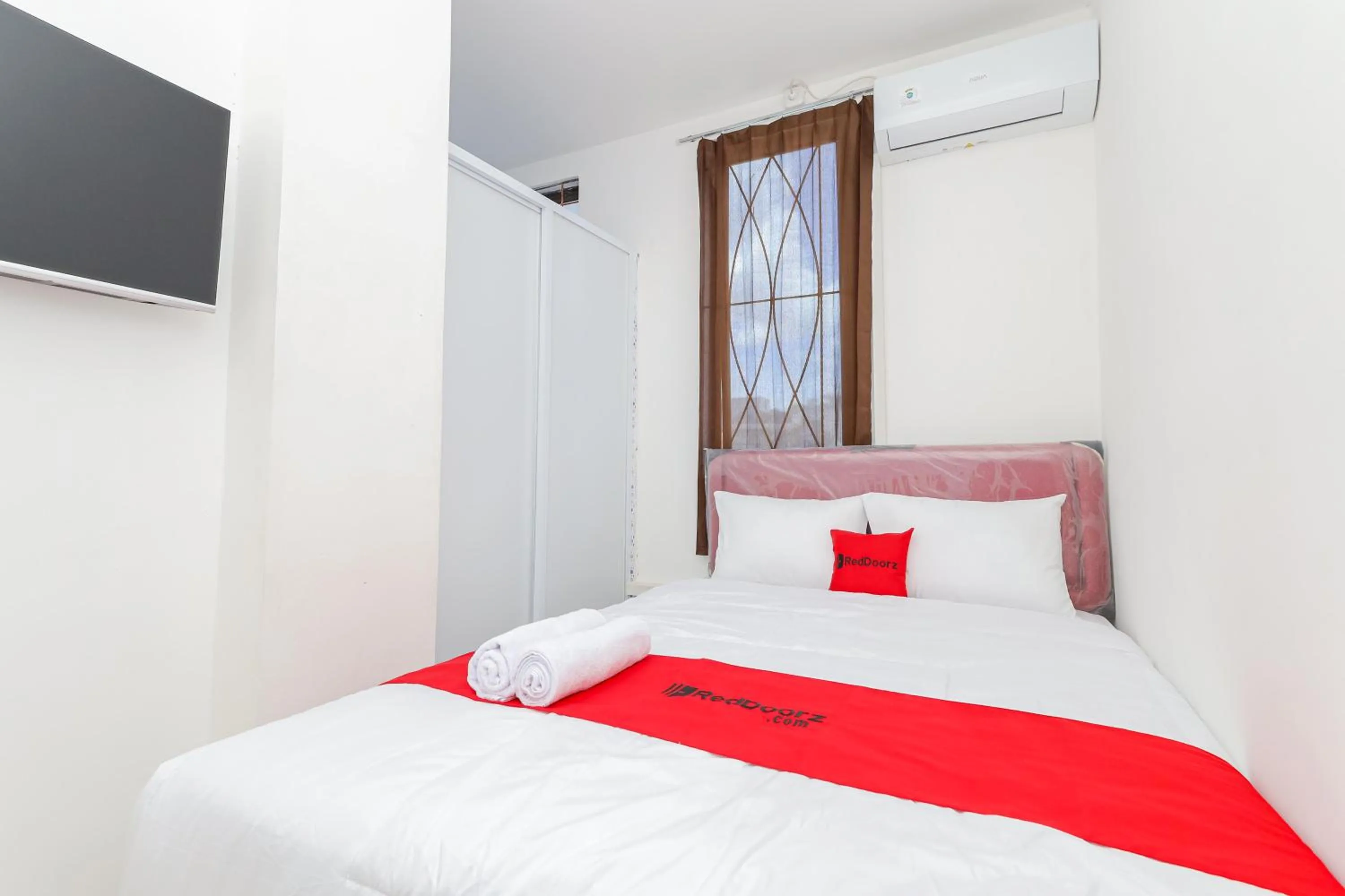 Bedroom, Bed in RedDoorz near Pasar Lama Serang