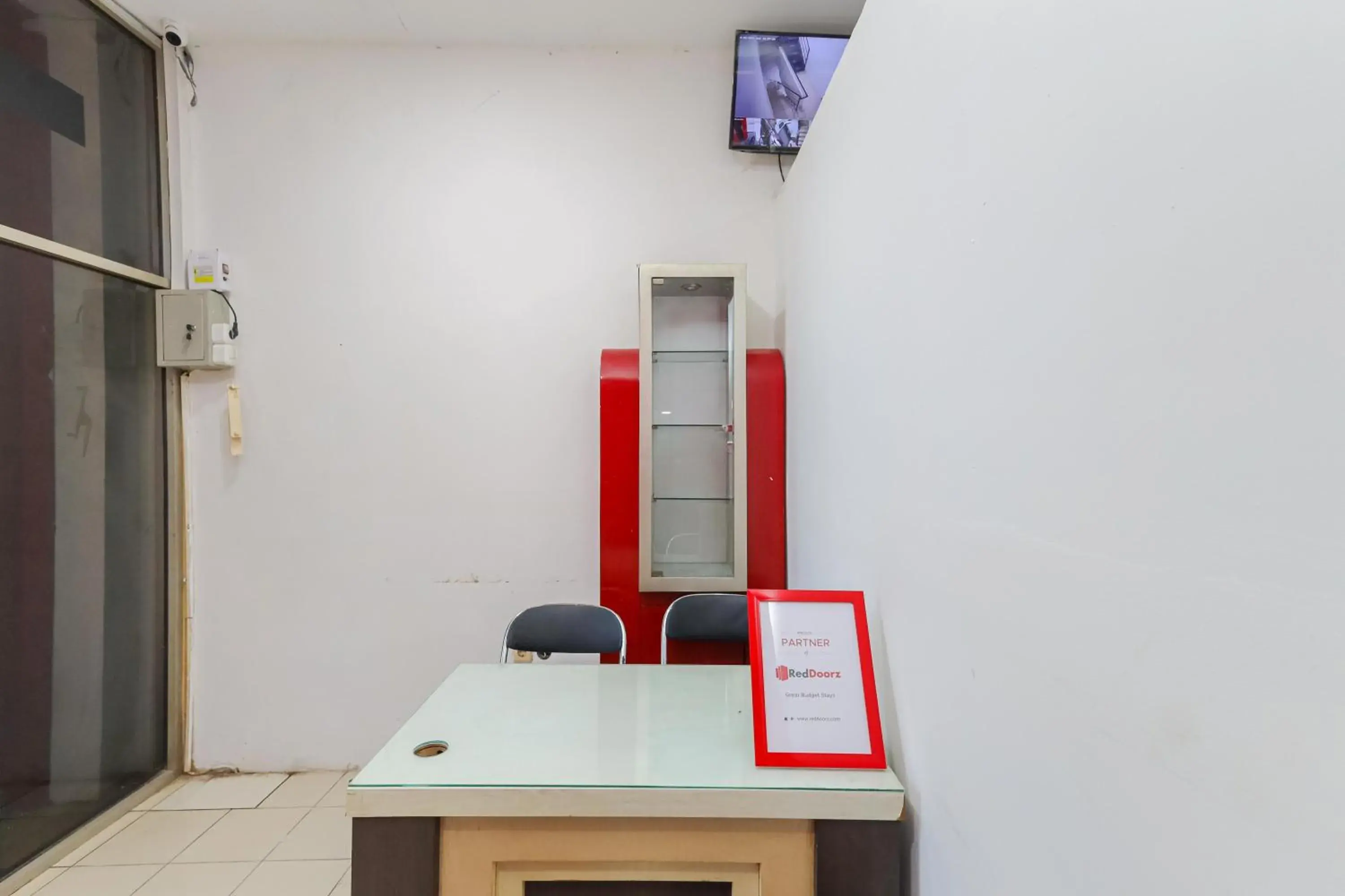 Lobby or reception in RedDoorz near Pasar Lama Serang Lobby or reception in RedDoorz near Pasar Lama Serang