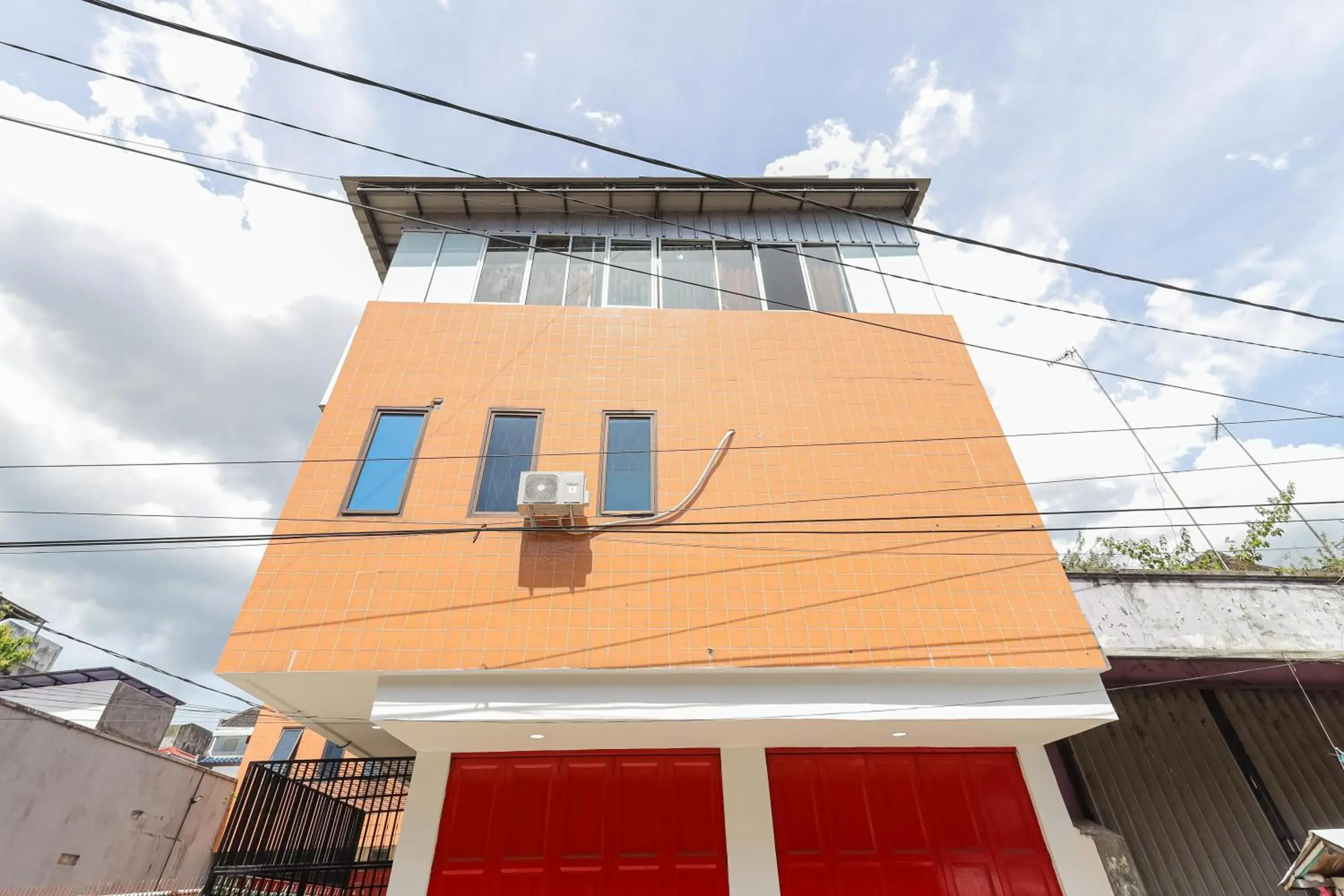 Property building in RedDoorz near Pasar Lama Serang Property building in RedDoorz near Pasar Lama Serang