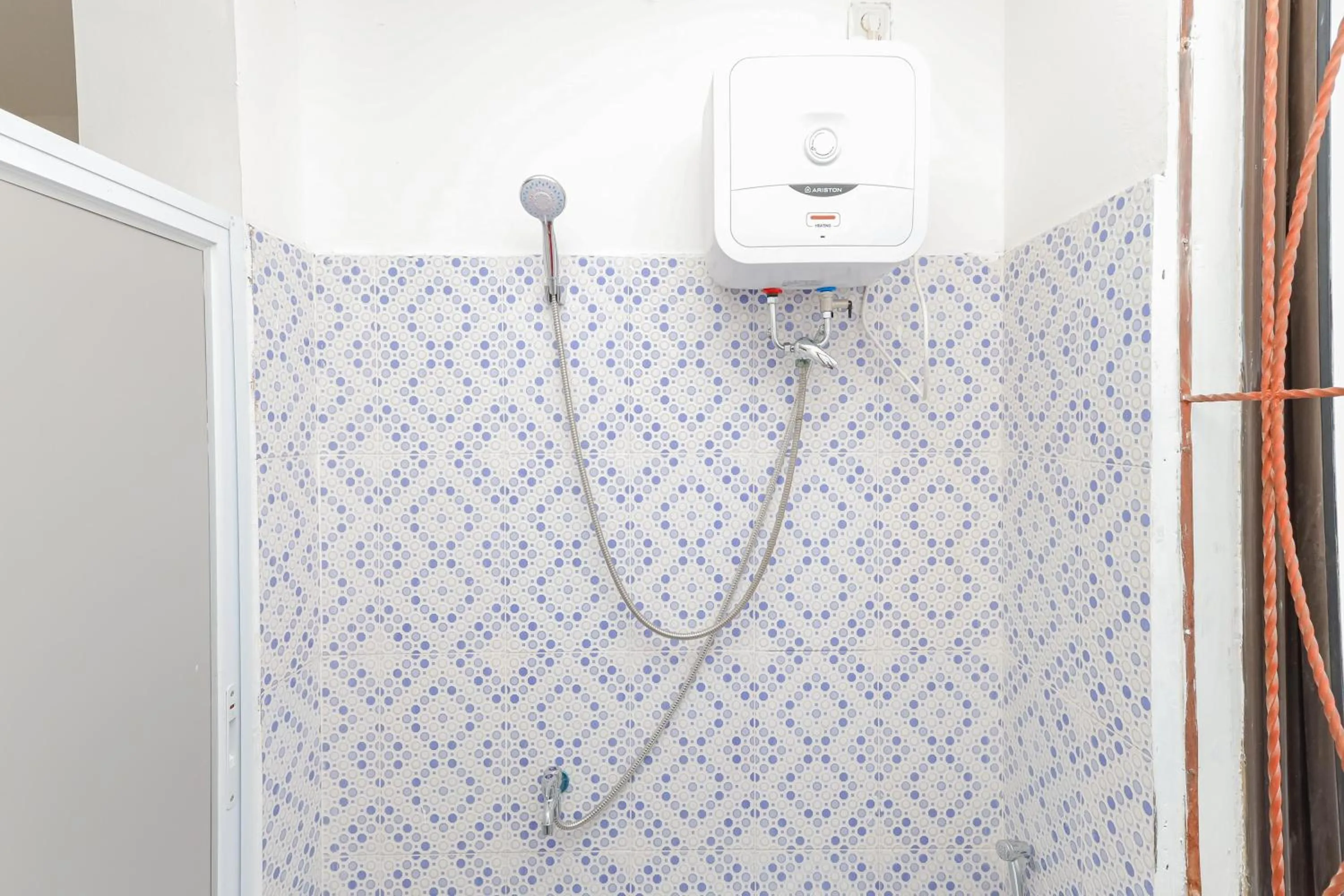 Bathroom in RedDoorz near Pasar Lama Serang