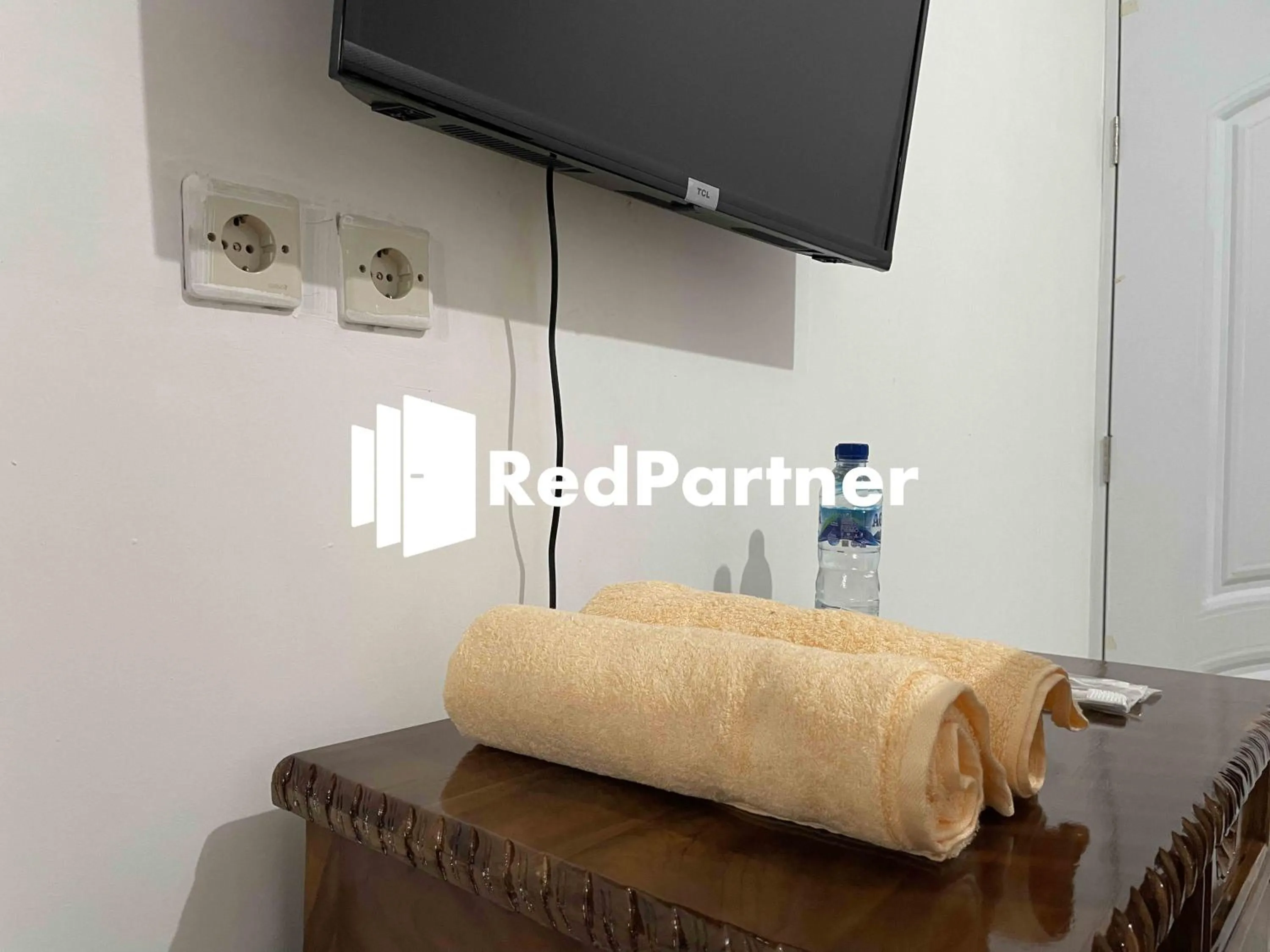 Bedroom, Bed in Hotel Pusponjolo Syariah Semarang Mitra RedDoorz