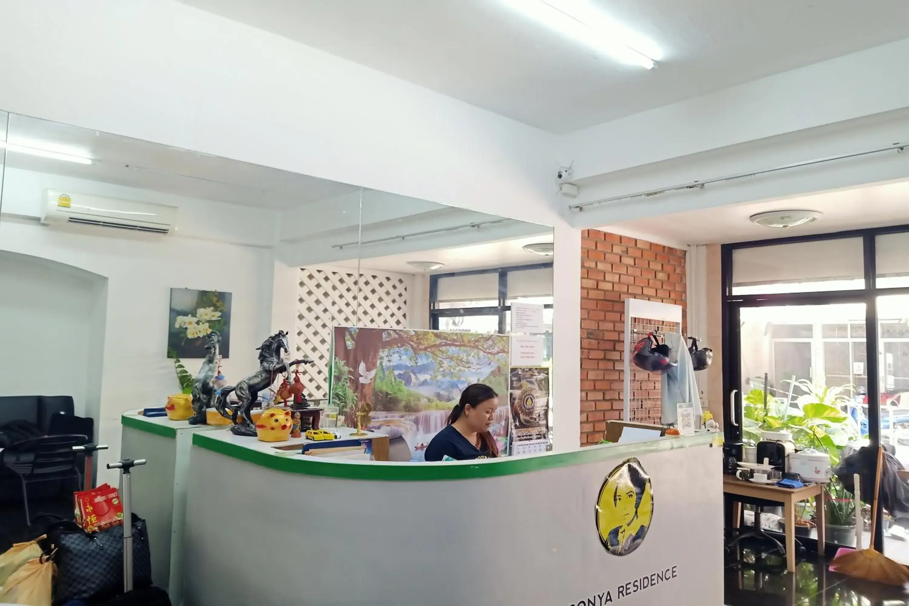 Restaurant/places to eat in Sonya Residence Restaurant/places to eat in Sonya Residence