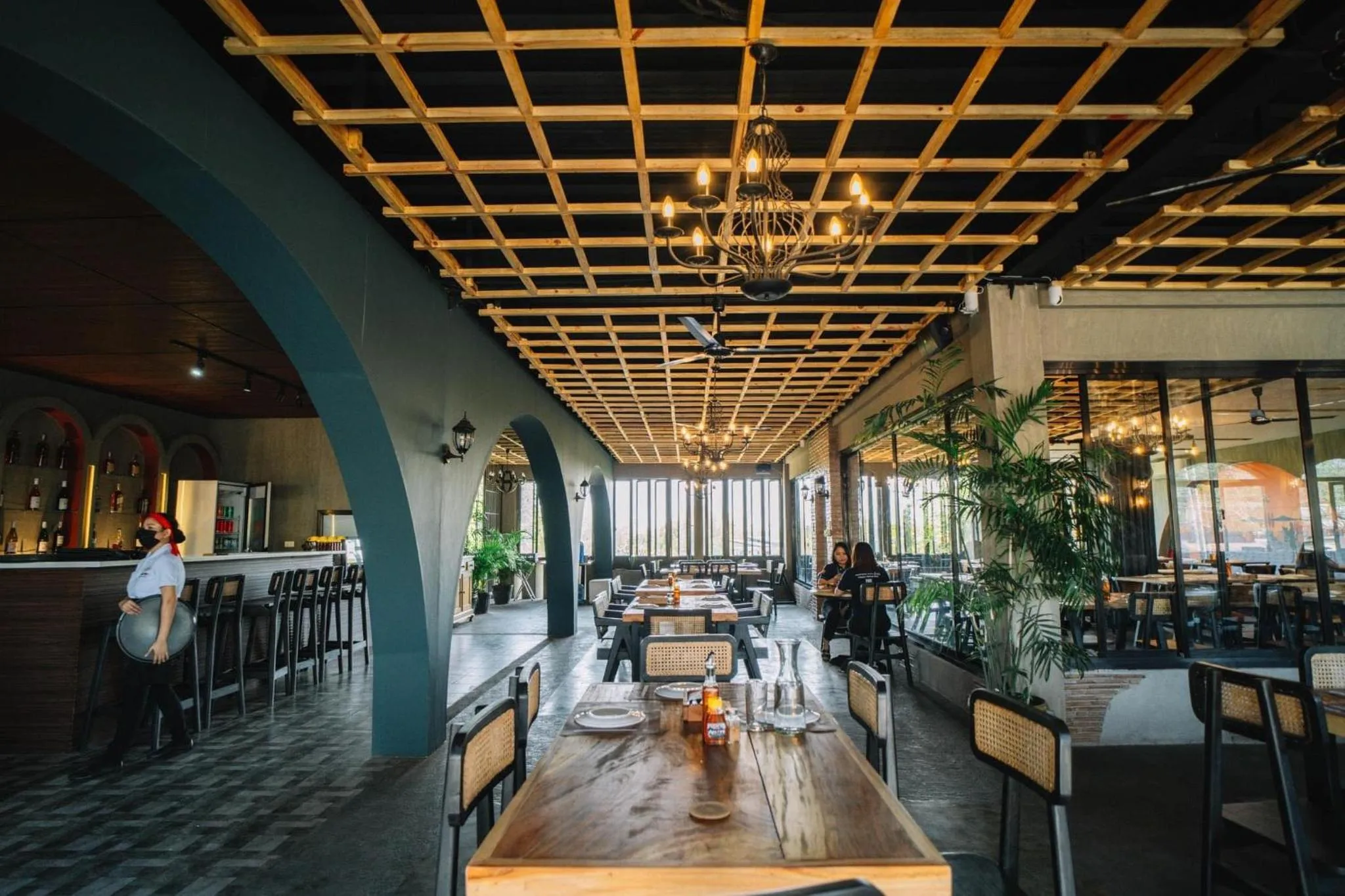 Restaurant/places to eat in MelSol Hotel