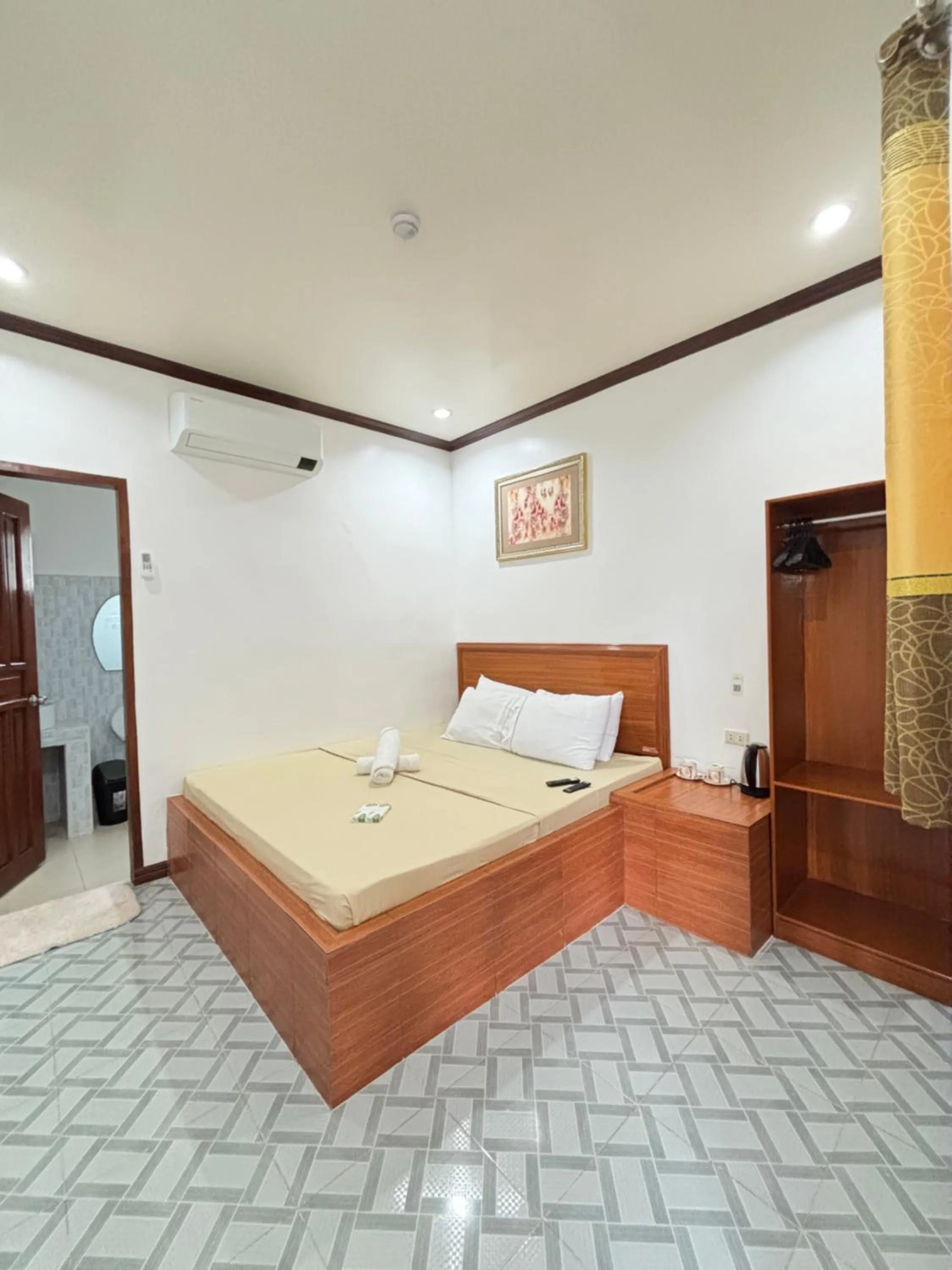 Bedroom, Bed in Alona Rose Hotel by SMS Hospitality