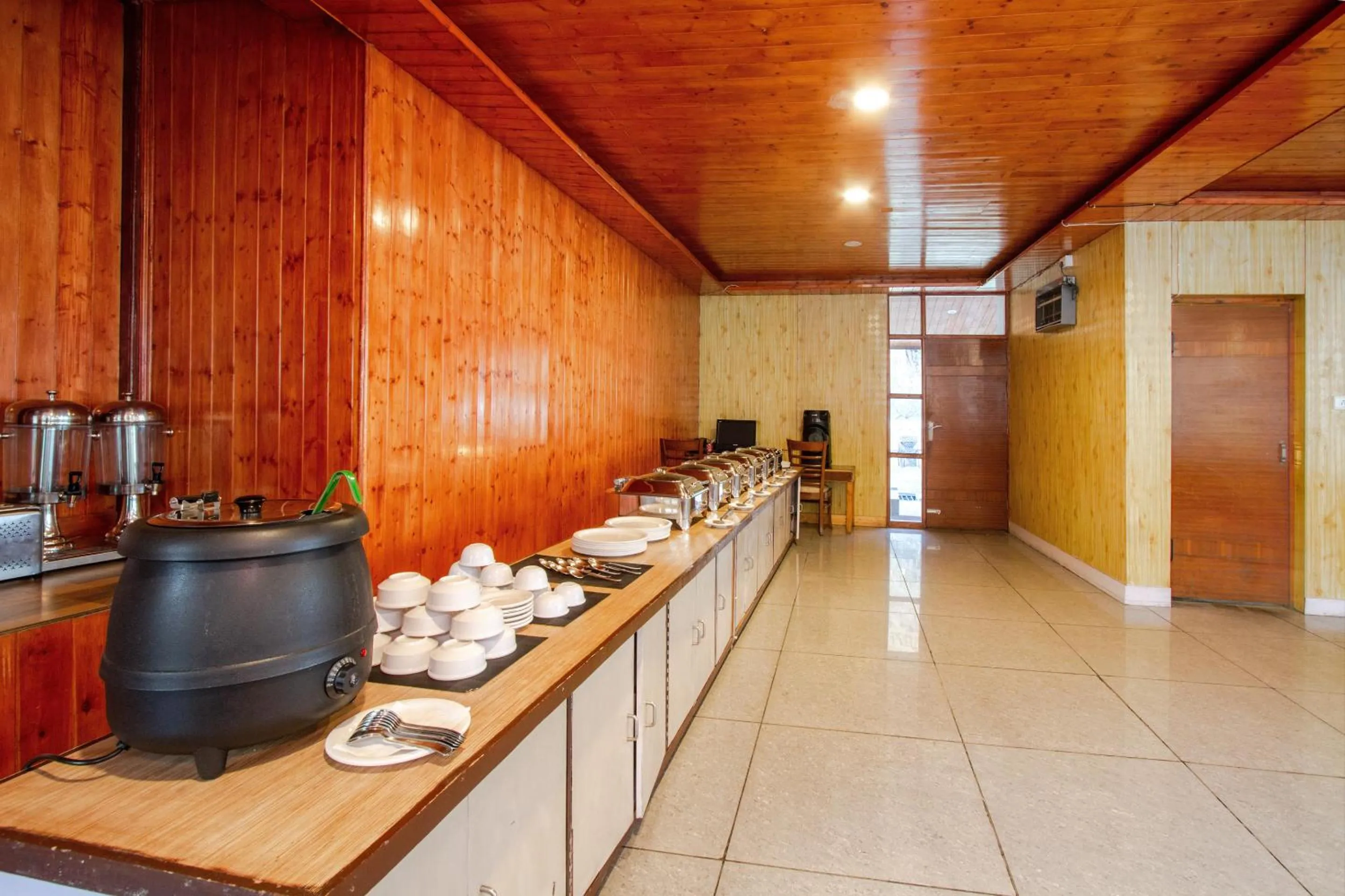 Restaurant/places to eat in Vaayu Resorts And Spa