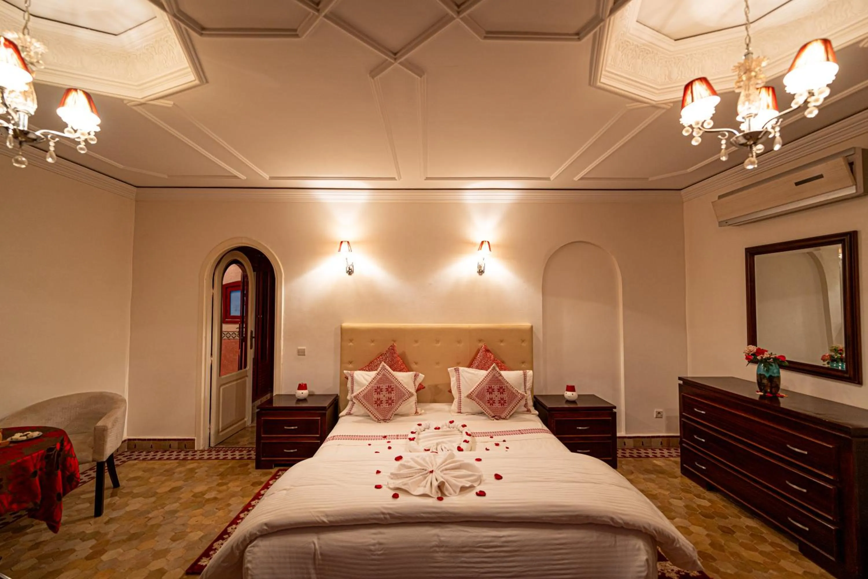 Photo of the whole room, Bed in Palais les sources de l'atlas & spa