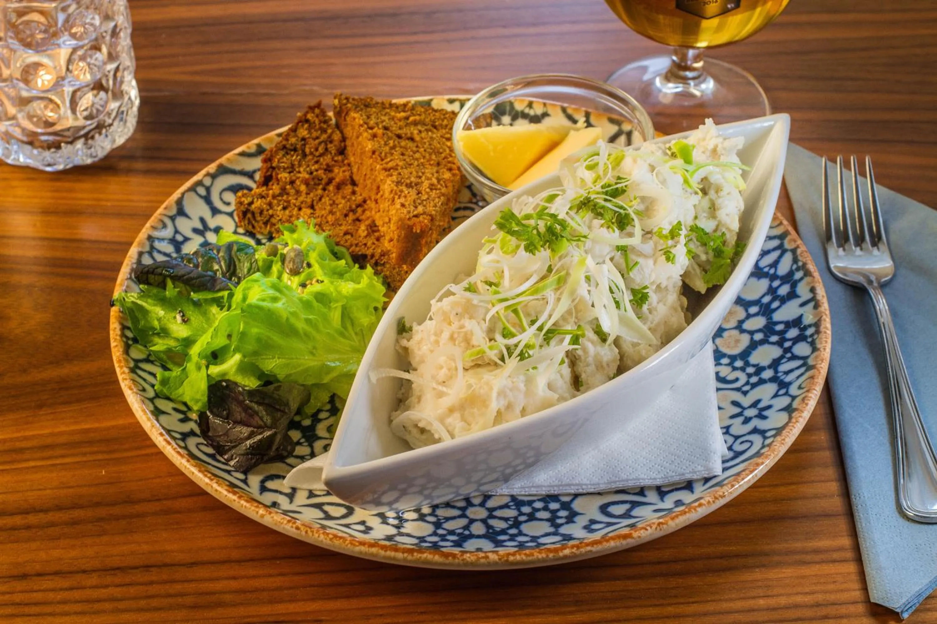 Restaurant/places to eat in Hotel Breiddalsvik