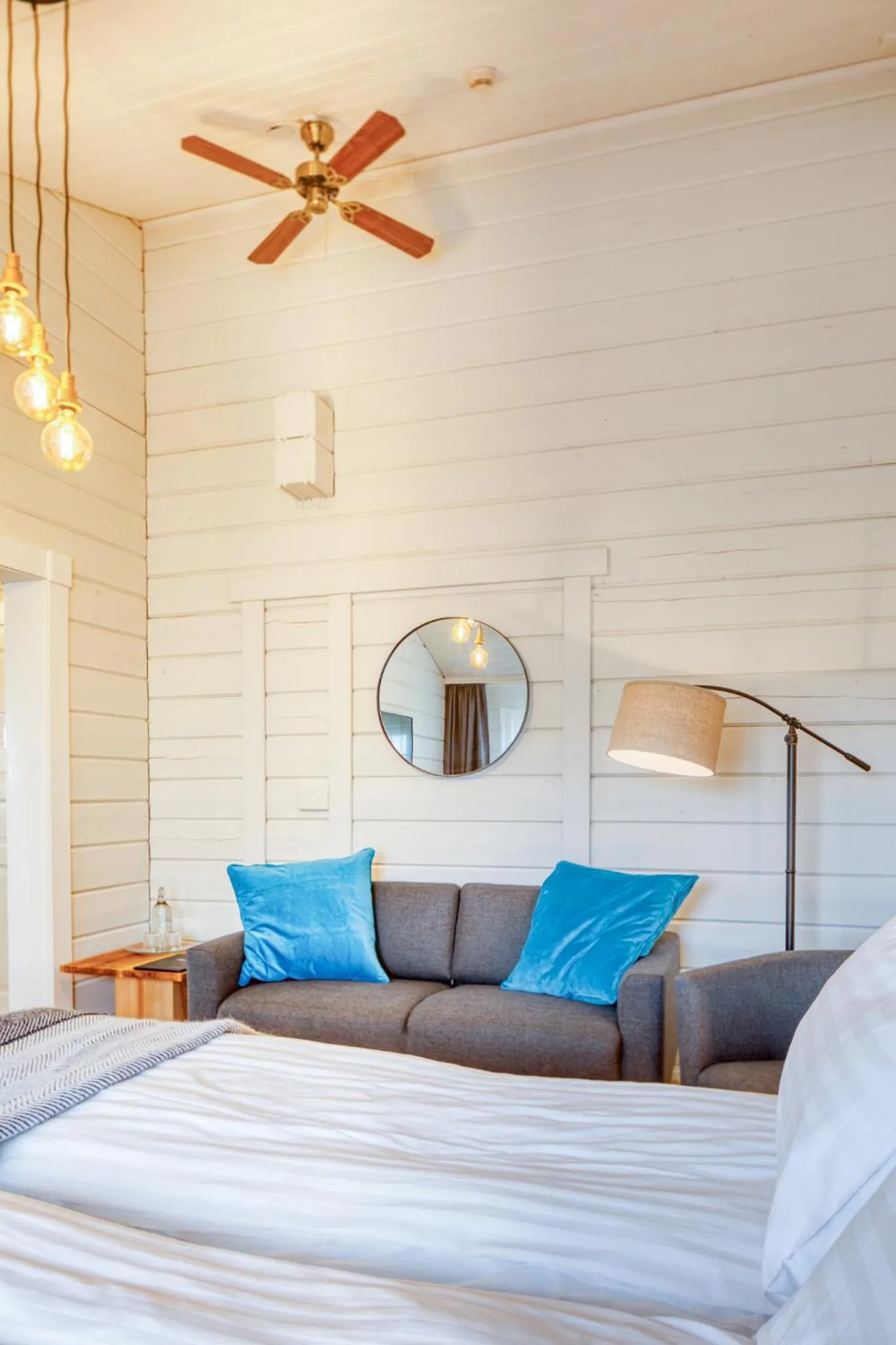 Living room, Bed in Hotel Breiddalsvik