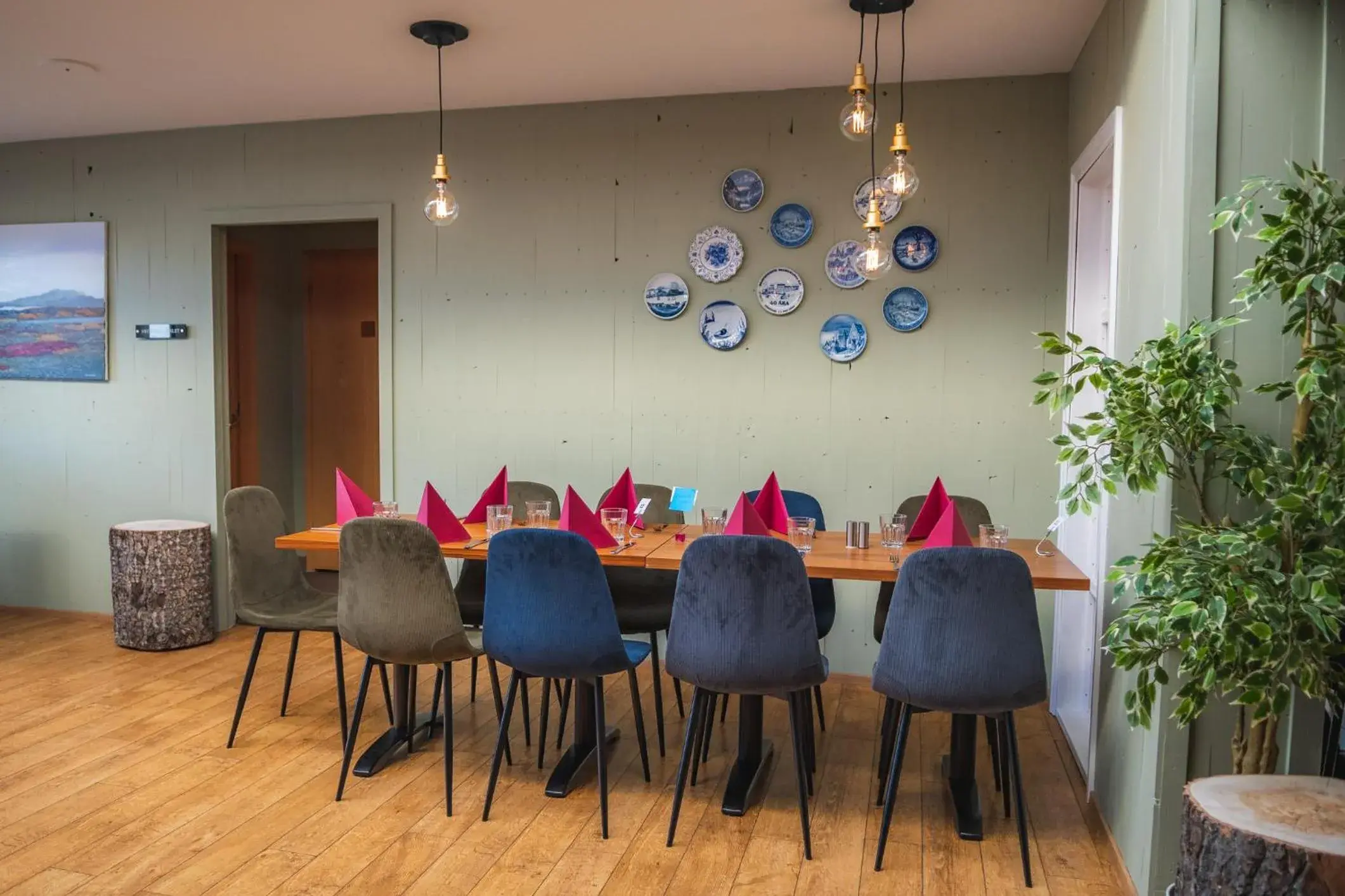 Restaurant/places to eat in Hotel Breiddalsvik Restaurant/places to eat in Hotel Breiddalsvik