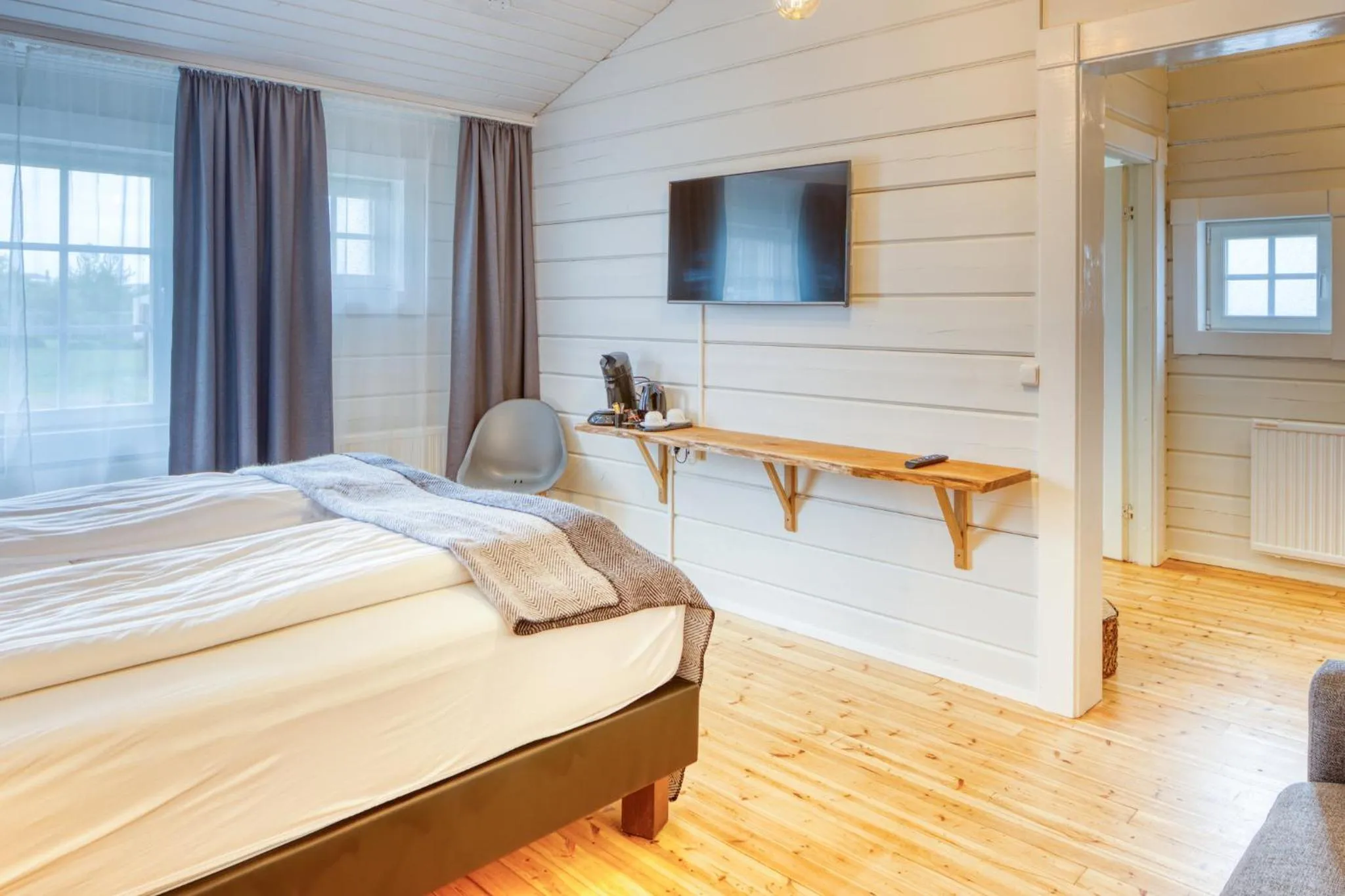 Photo of the whole room, Bed in Hotel Breiddalsvik