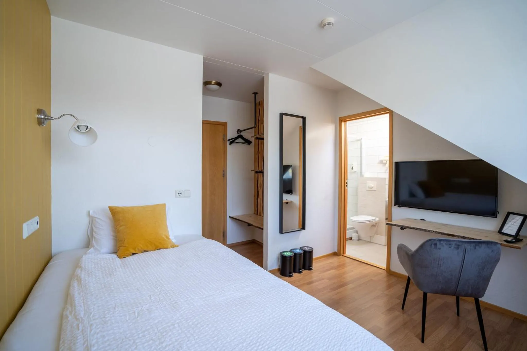 Bedroom, Bed in Hotel Breiddalsvik