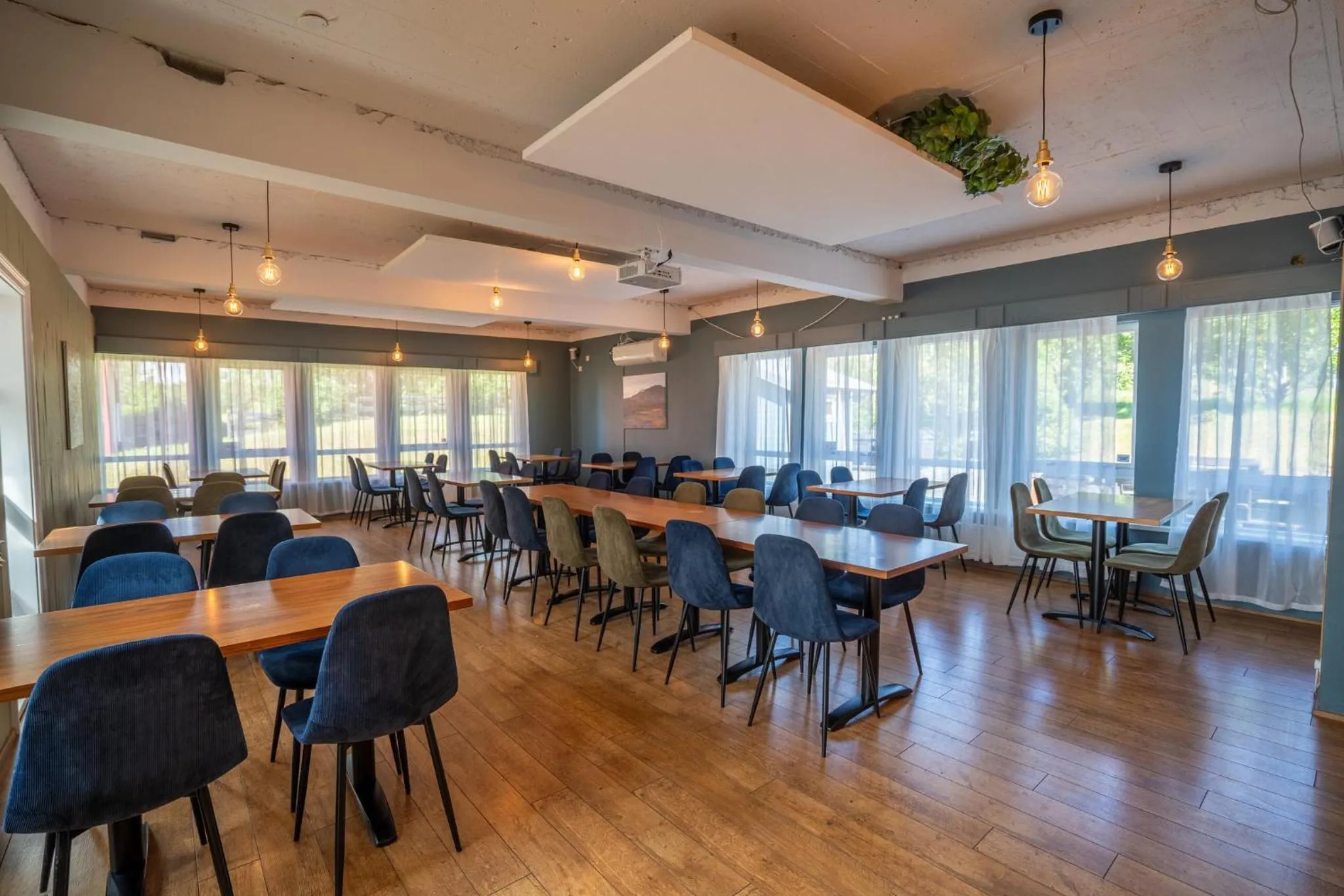 Restaurant/places to eat in Hotel Breiddalsvik