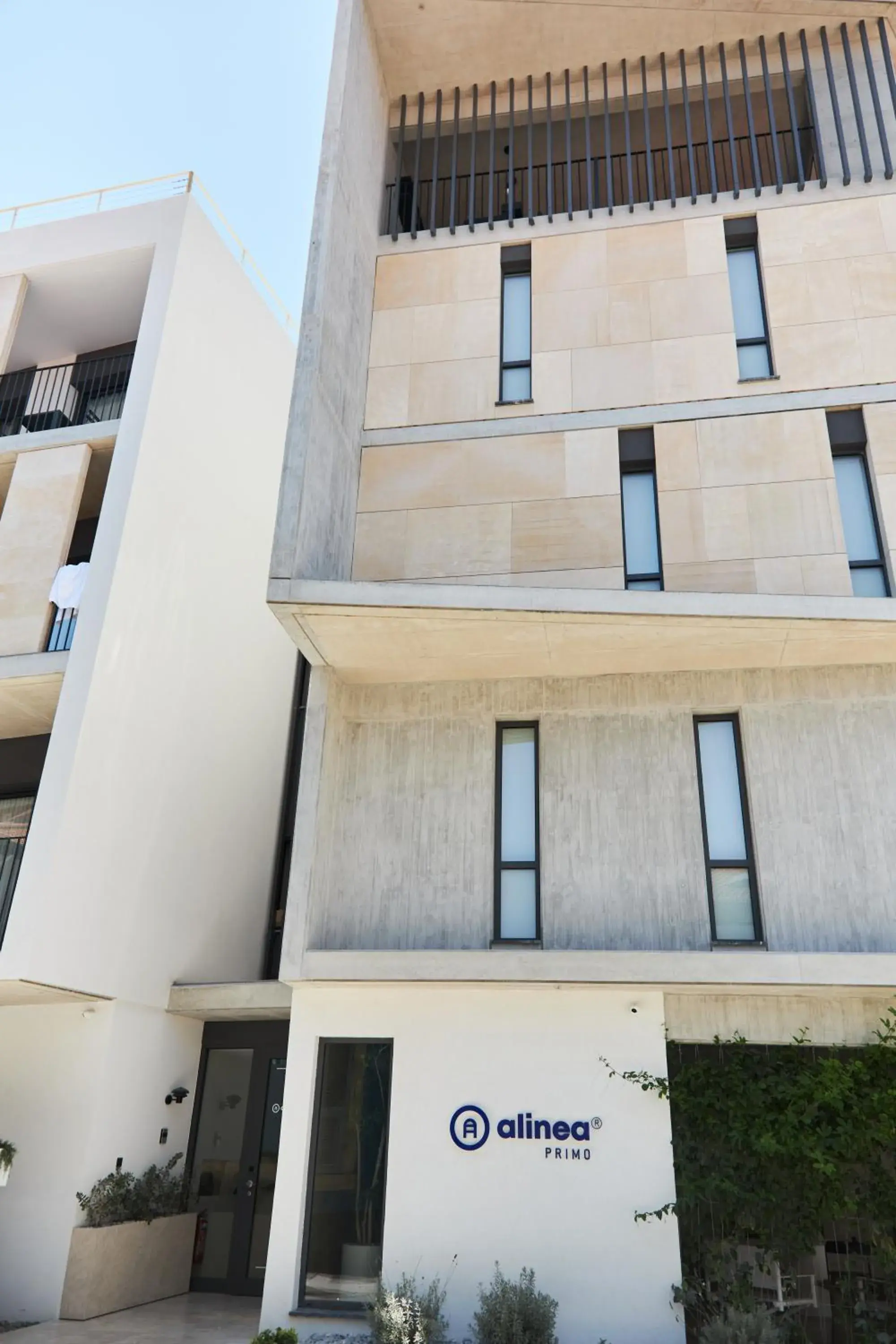 Facade/entrance in Alinea Primo Historic Center Facade/entrance in Alinea Primo Historic Center