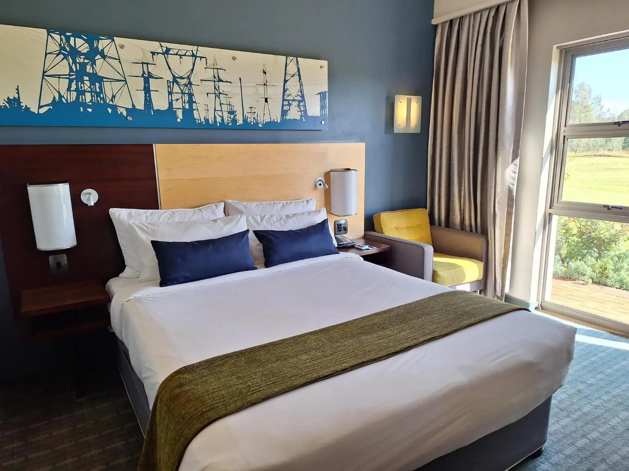 Standard Queen Room in Blackrock Hotel Standard Queen Room in Blackrock Hotel