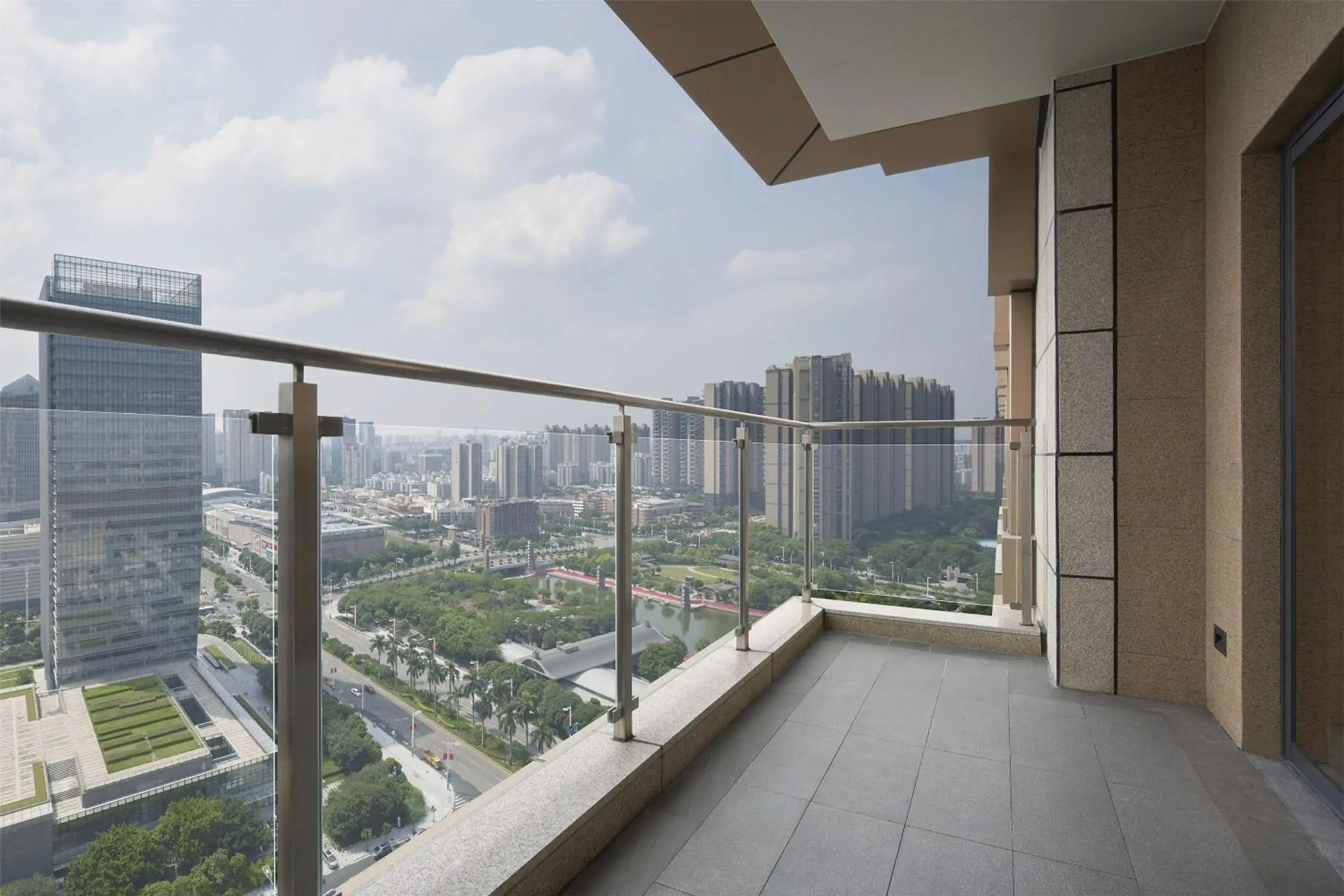 King Room with Terrace in Courtyard by Marriott Foshan King Room with Terrace in Courtyard by Marriott Foshan