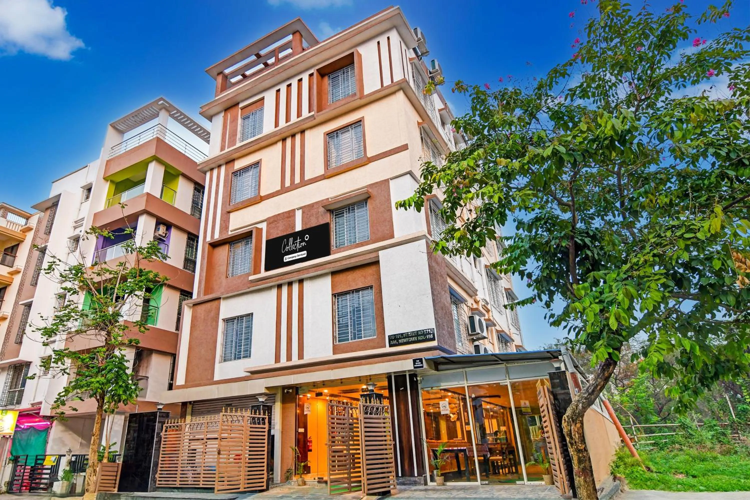 Facade/entrance in Collection O New Town DD Block