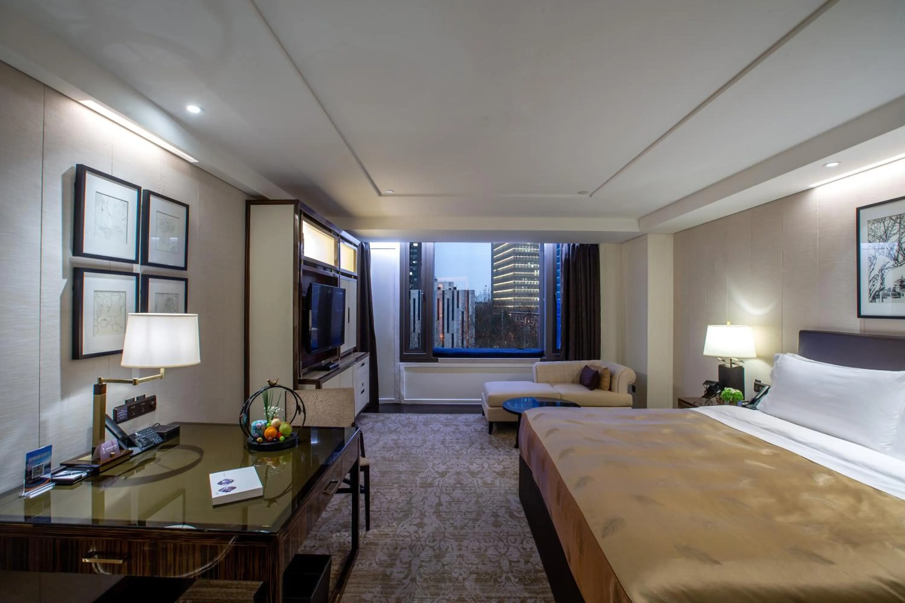 Photo of the whole room, Bed in The Grand Mansion Hotel,Nanjing