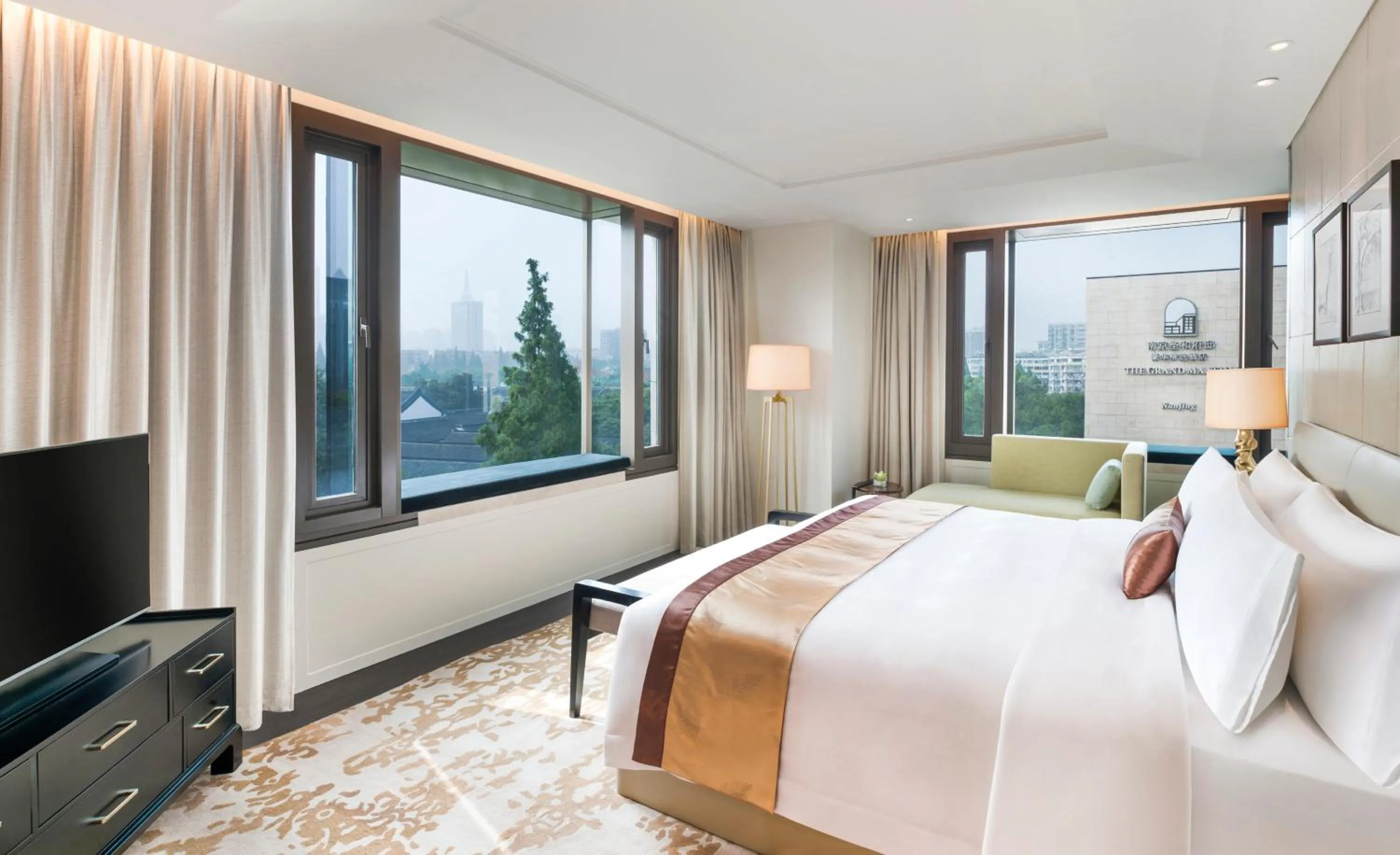 Bed in The Grand Mansion Hotel,Nanjing