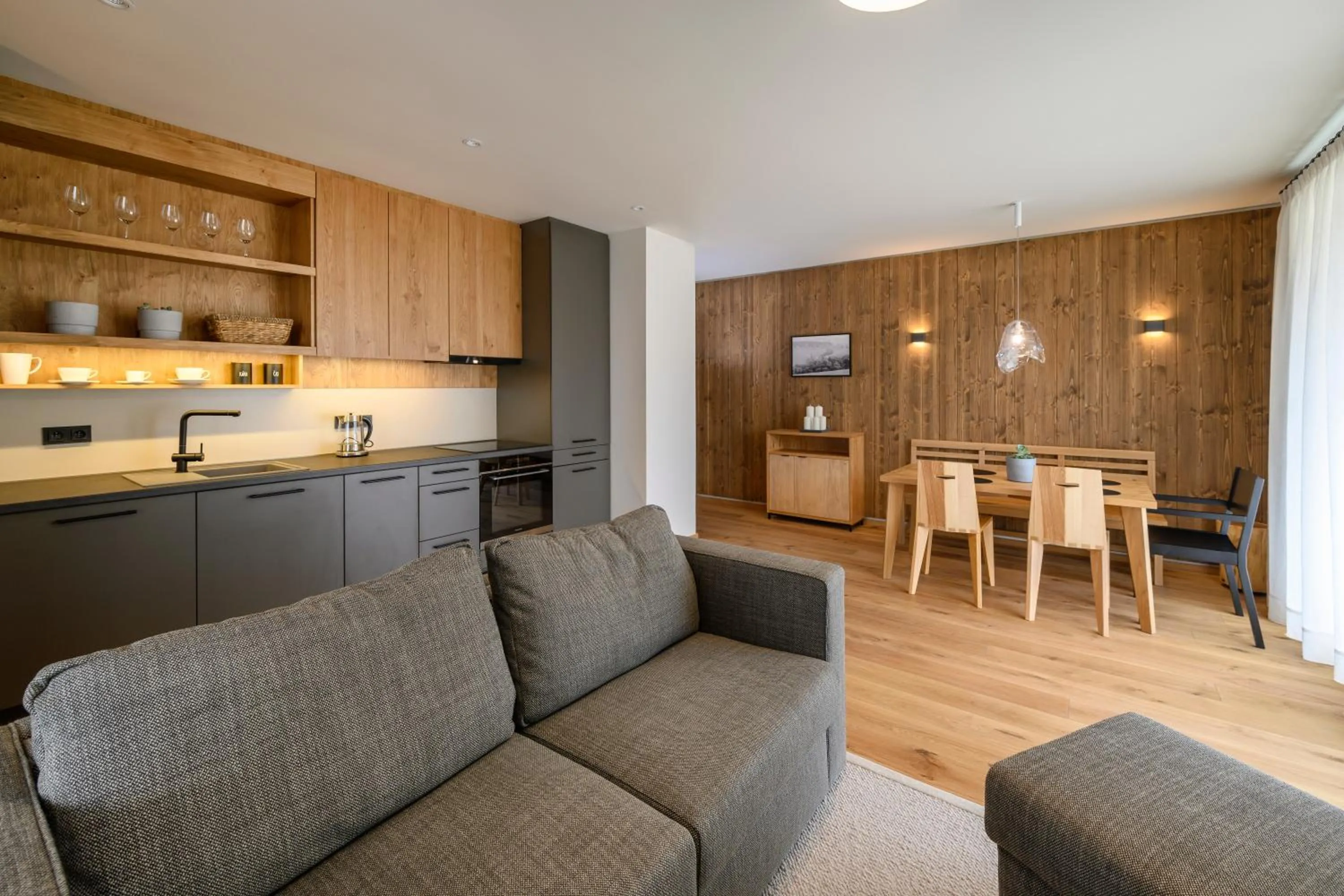 Dining area in Aldrov Resort