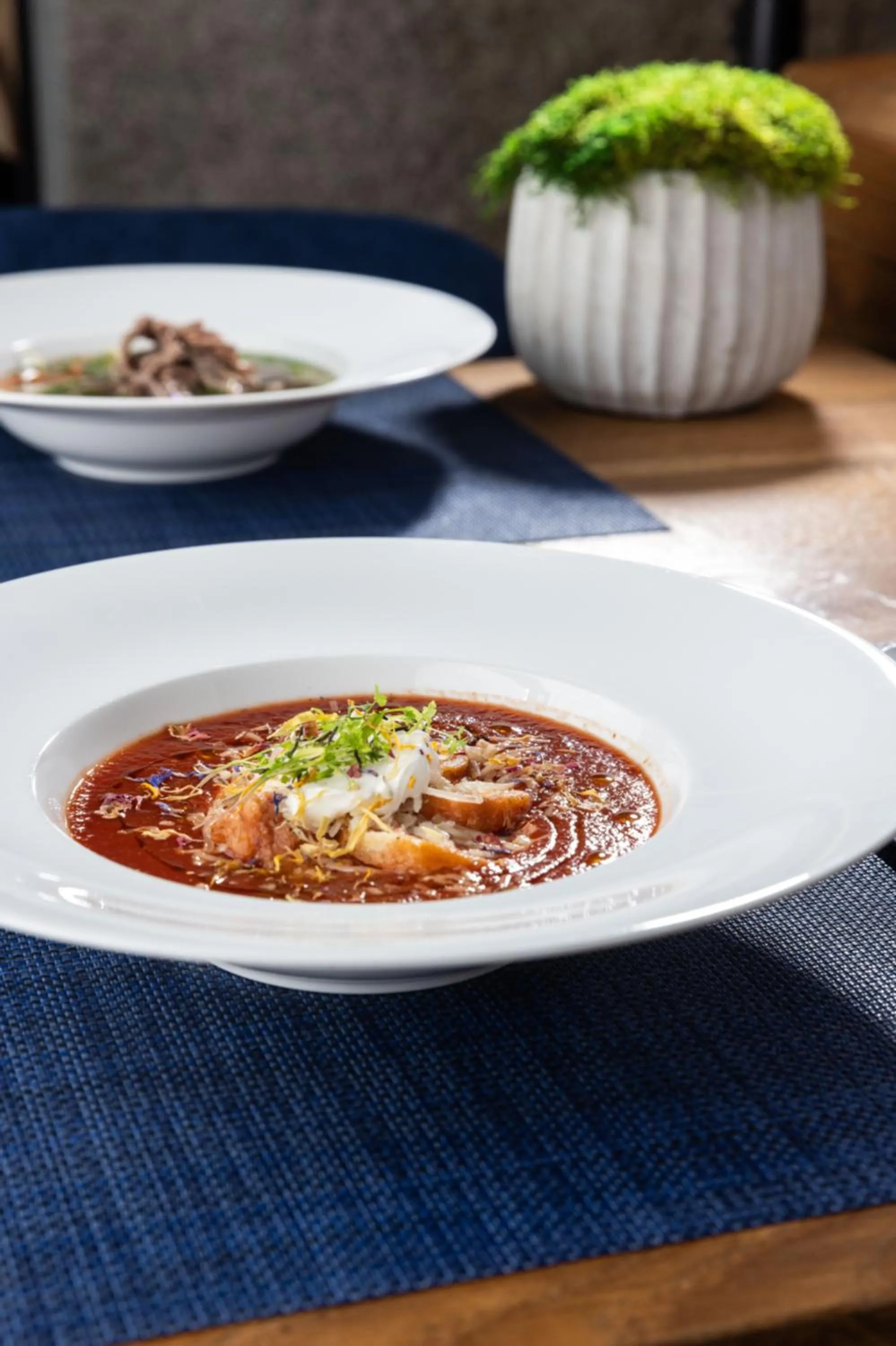 Restaurant/places to eat in Aldrov Resort