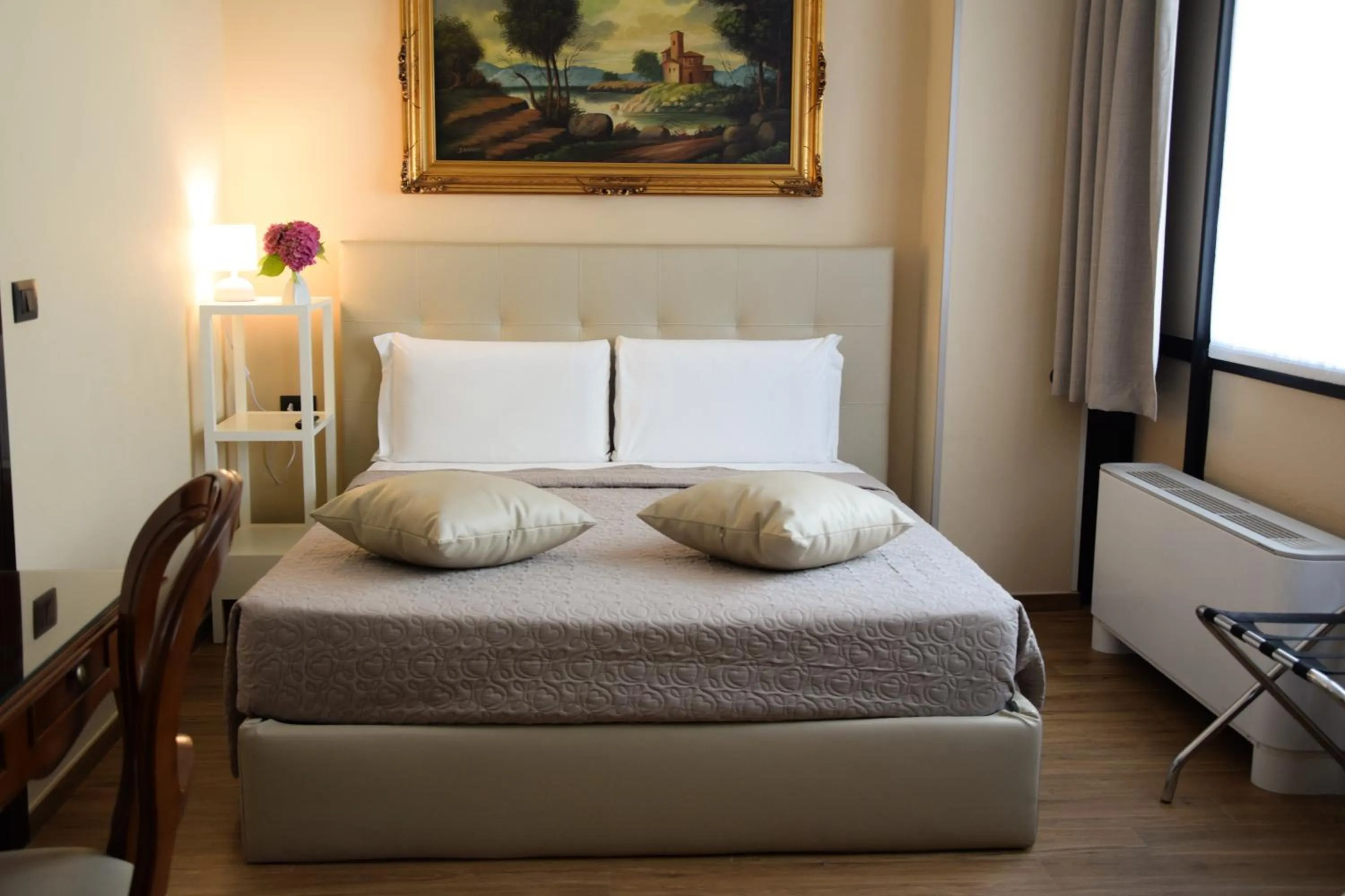 Photo of the whole room, Bed in Hotel Valentino Du Parc