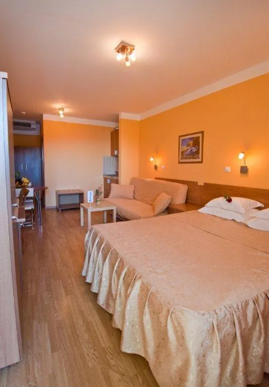 Photo of the whole room, Bed in Hotel WGrand